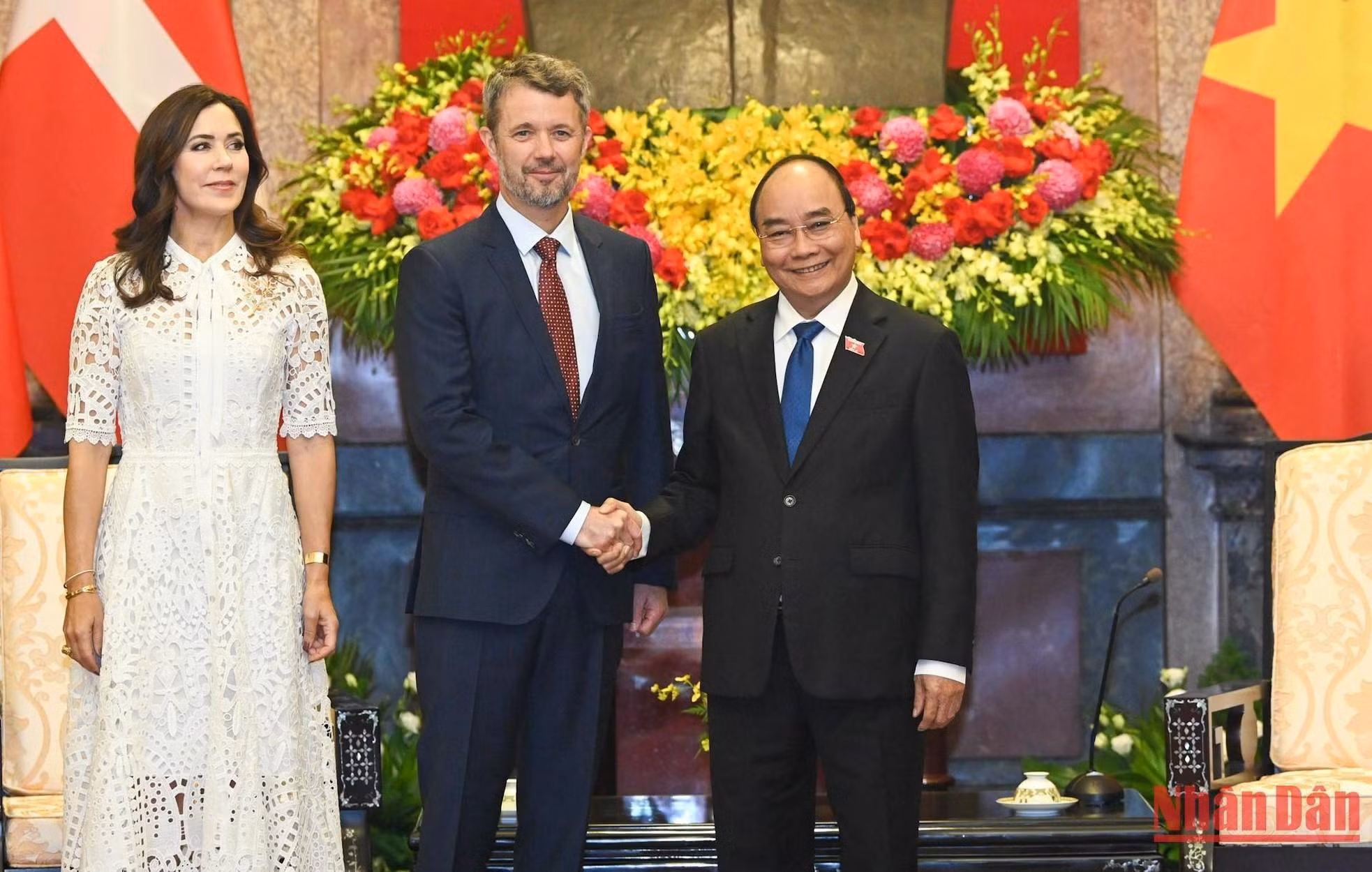 El presidente de Vietnam, Nguyen Xuan Phuc, se reúne con el príncipe heredero Federico y la princesa consorte, María Isabel, de Dinamarca.