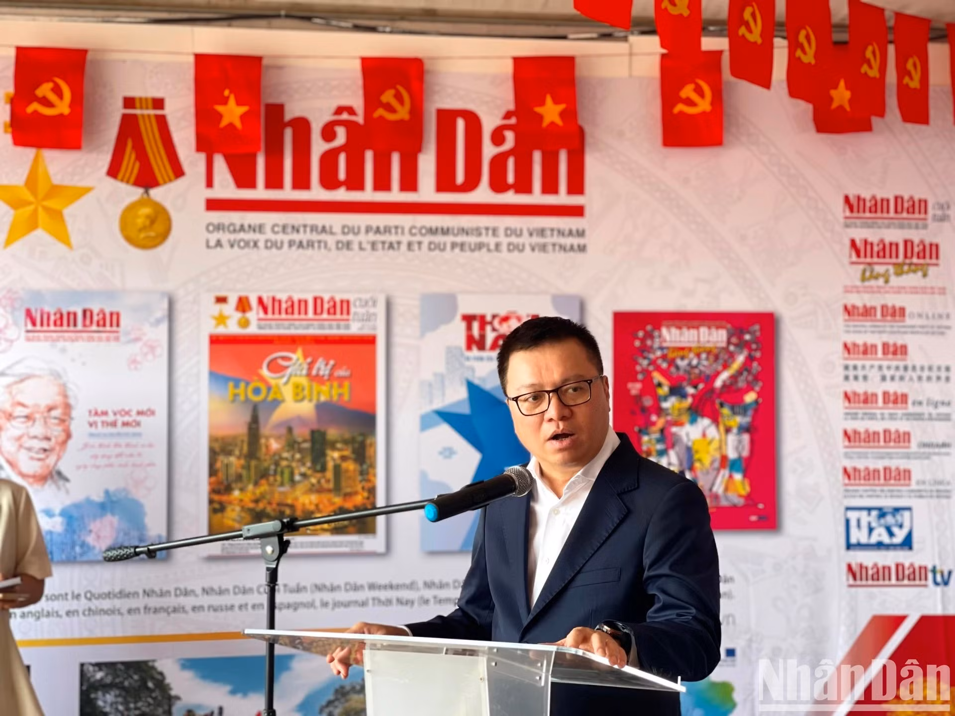El compañero Le Quoc Minh habla en la cita. El compañero Le Quoc Minh habla en la cita.