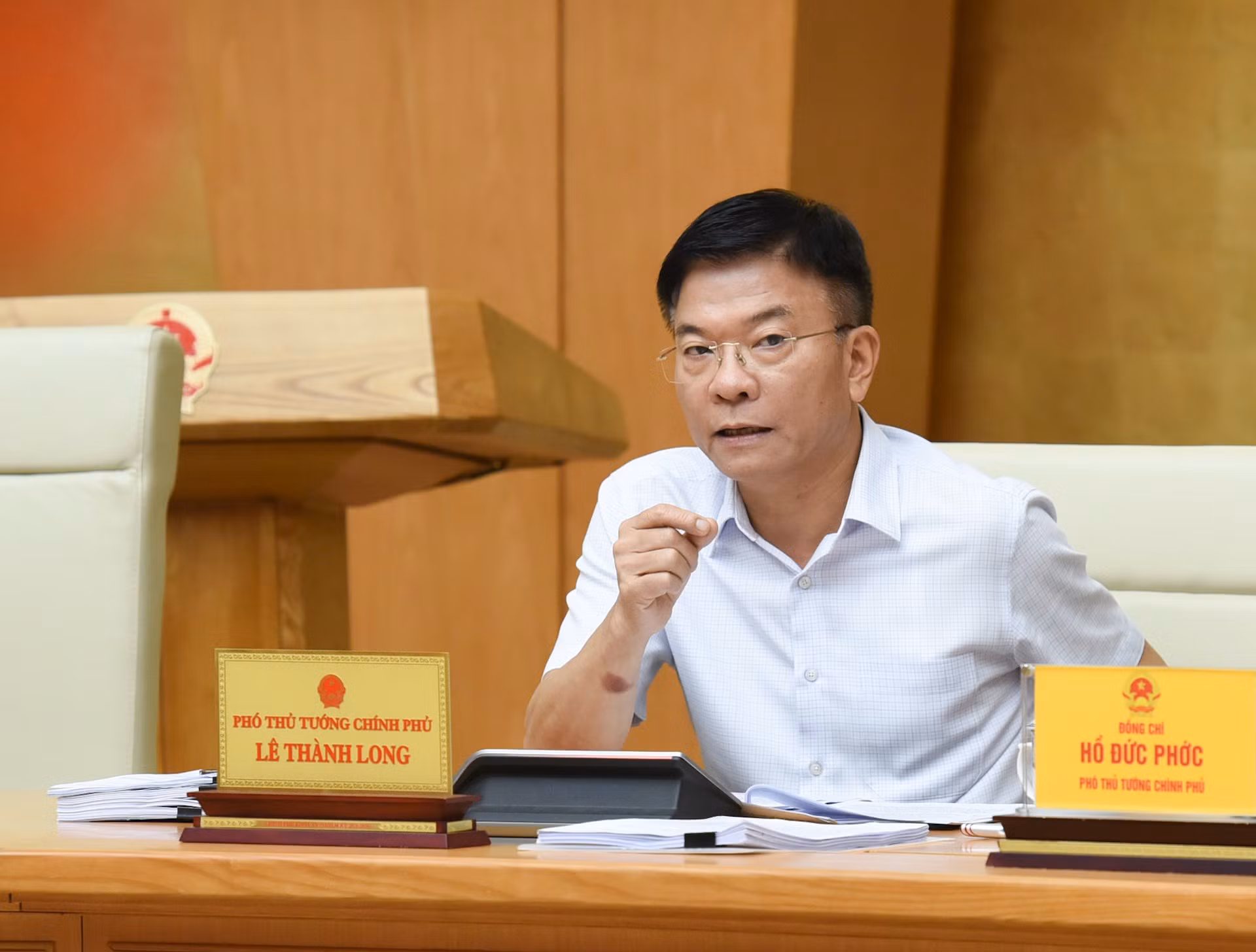 El viceprimer ministro Le Thanh Long. El viceprimer ministro Le Thanh Long.