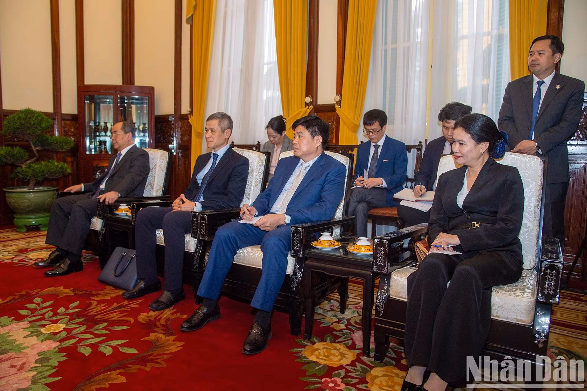 Delegados vietnamitas en la reunión.