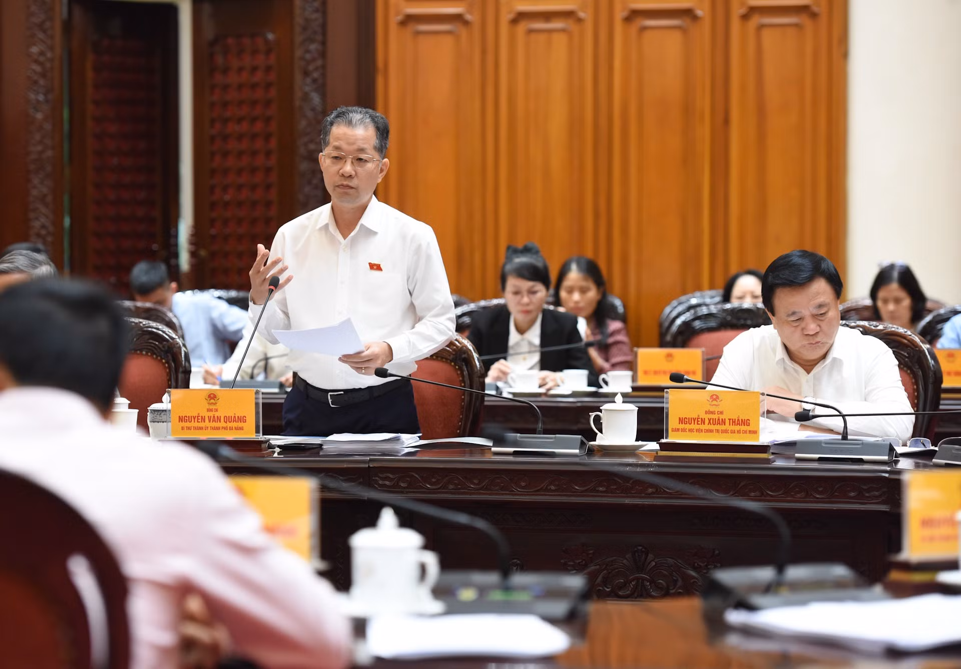 El secretario del Comité del Partido de la ciudad de Da Nang, Nguyen Van Quang. El secretario del Comité del Partido de la ciudad de Da Nang, Nguyen Van Quang.