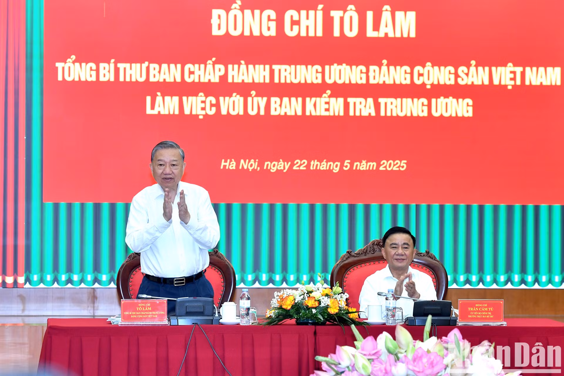 El secretario general del Partido Comunista de Vietnam, To Lam, preside el acto.