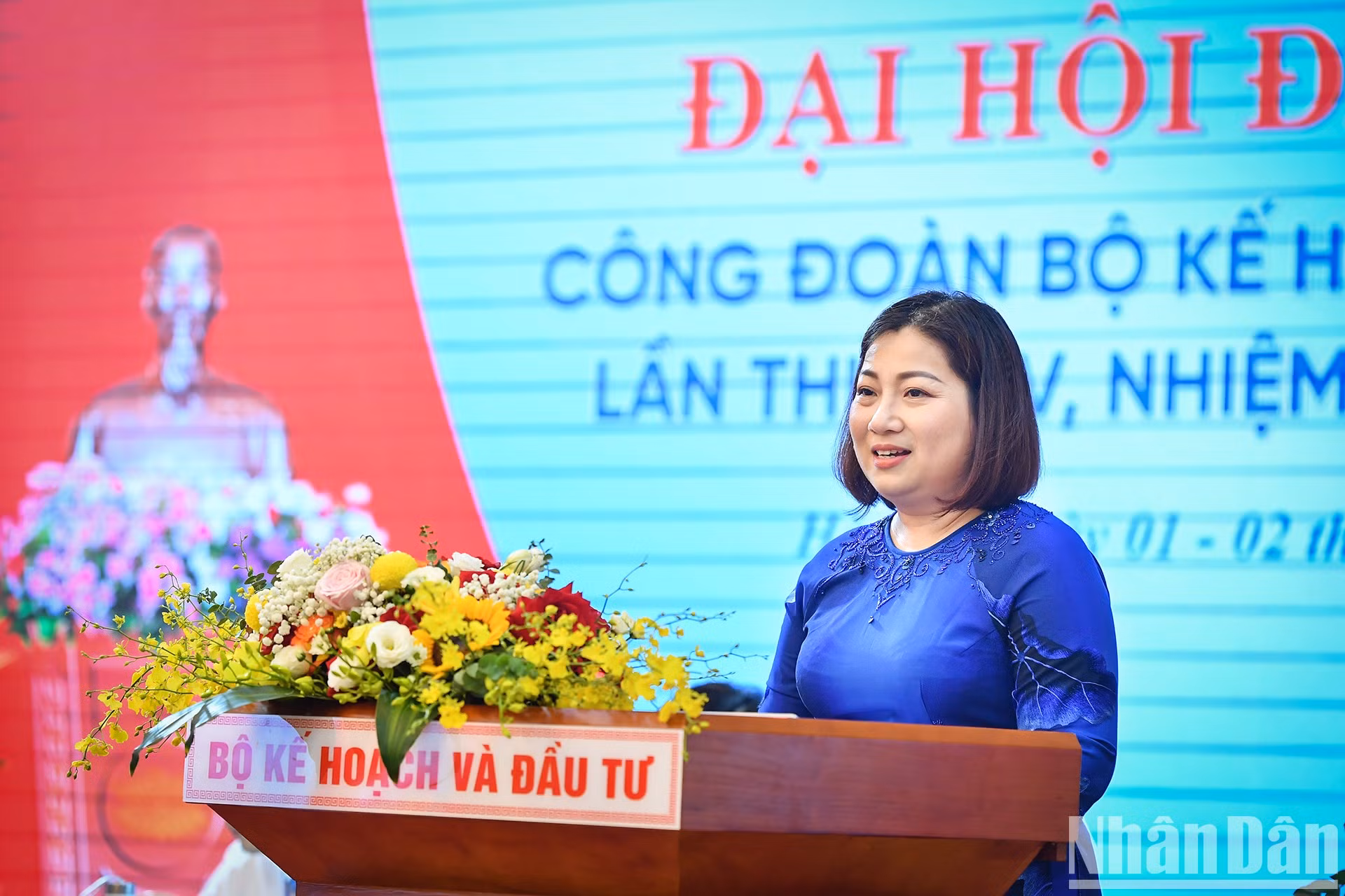 La presidenta del Sindicato de la cartera, Le Thi Tuong Thu, pronuncia un discurso de apertura.