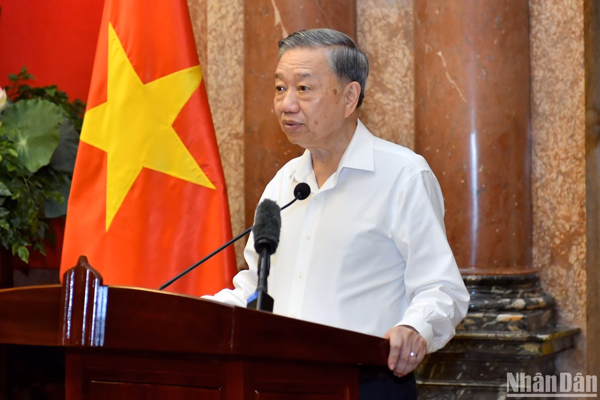 El presidente vietnamita, To Lam, habla en la cita.
