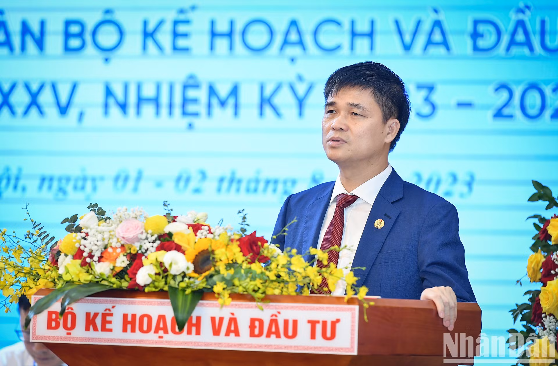 Ngo Duy Hieu, vicepresidente de la Confederación de Trabajadores y presidente del Sindicato de empleados públicos de Vietnam, habla en el acto.