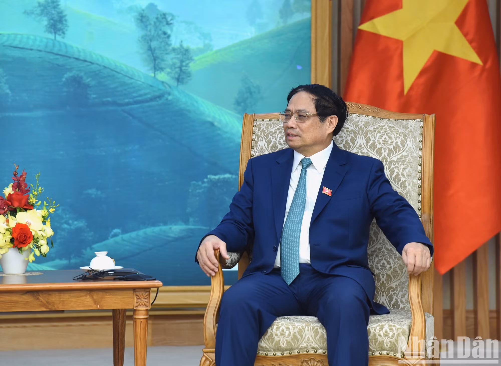 Minh Chinh interviene en la cita.