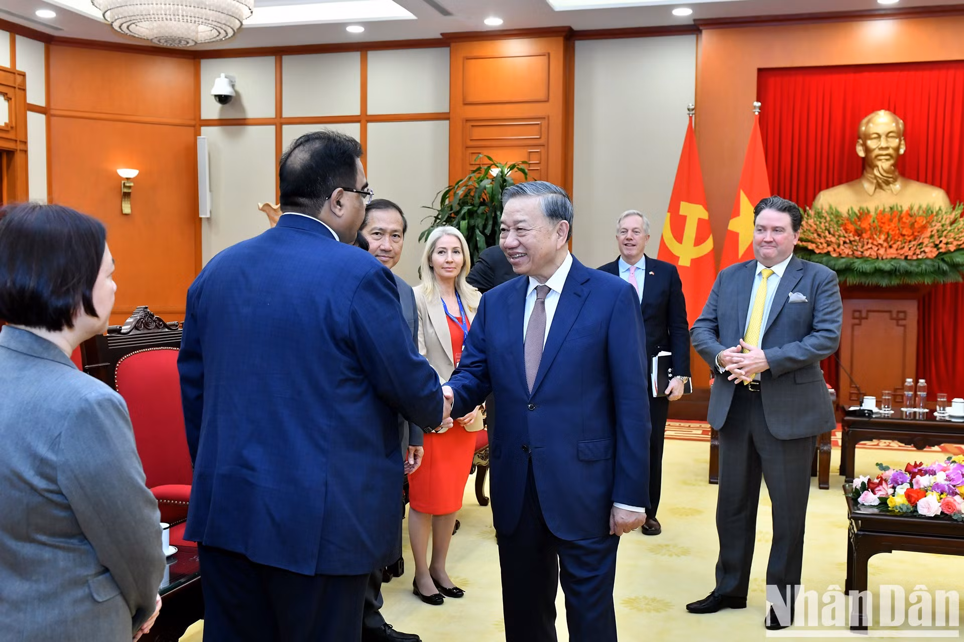 El secretario general del Partido Comunista de Vietnam, To Lam, recibe a la delegación de empresas del Consejo Empresarial Estados Unidos-Asean.