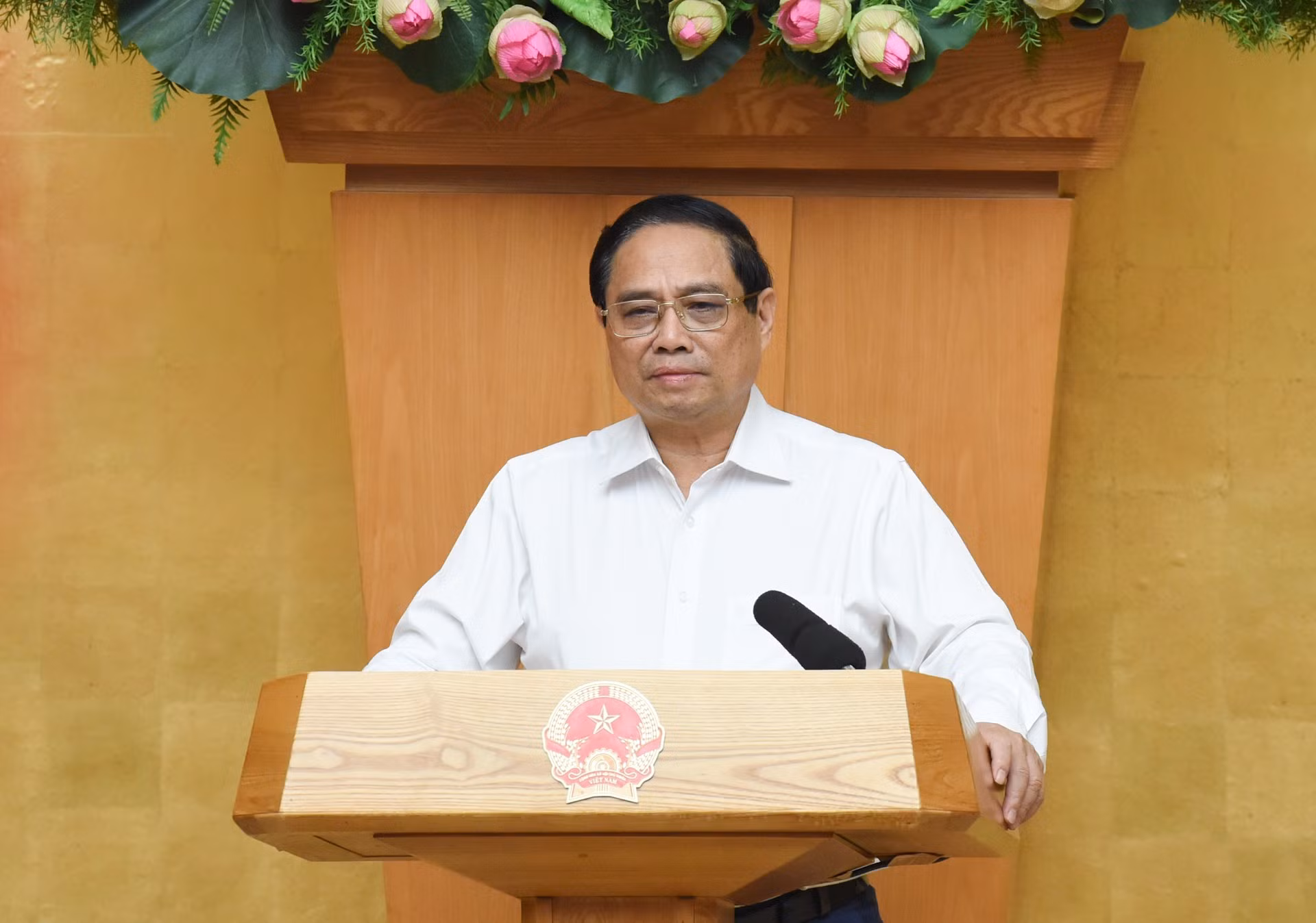 El primer ministro vietnamita, Pham Minh Chinh, preside la reunión. El primer ministro vietnamita, Pham Minh Chinh, preside la reunión.