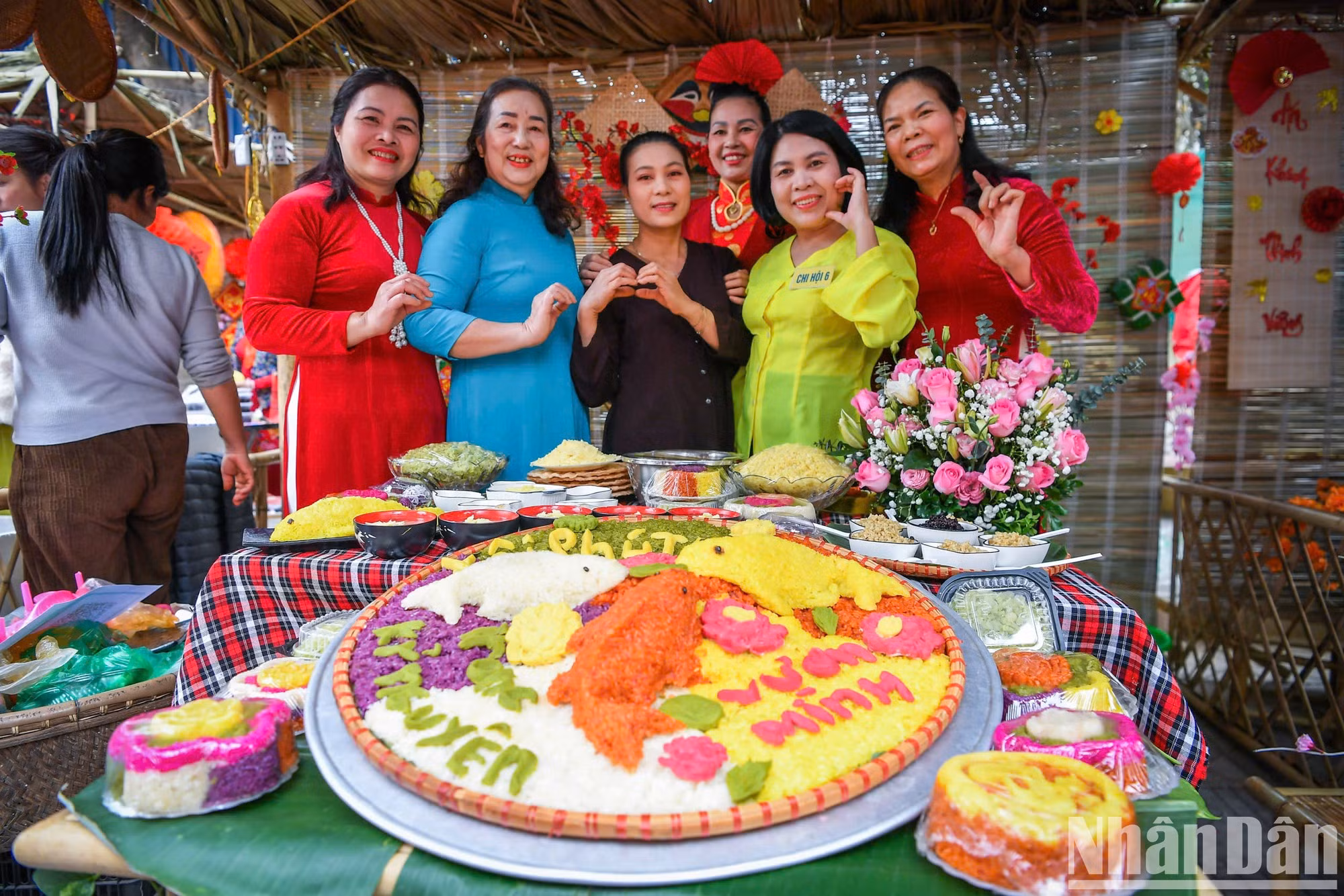 Cada forma contiene un mensaje particular de los artesanos de la aldea de Phu Thuong. Cada forma contiene un mensaje particular de los artesanos de la aldea de Phu Thuong.