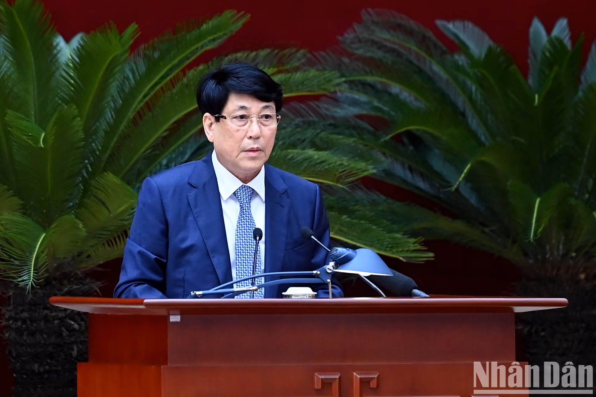 El permanente del Secretariado del Comité Central del PCV, Luong Cuong, habla en la cita.