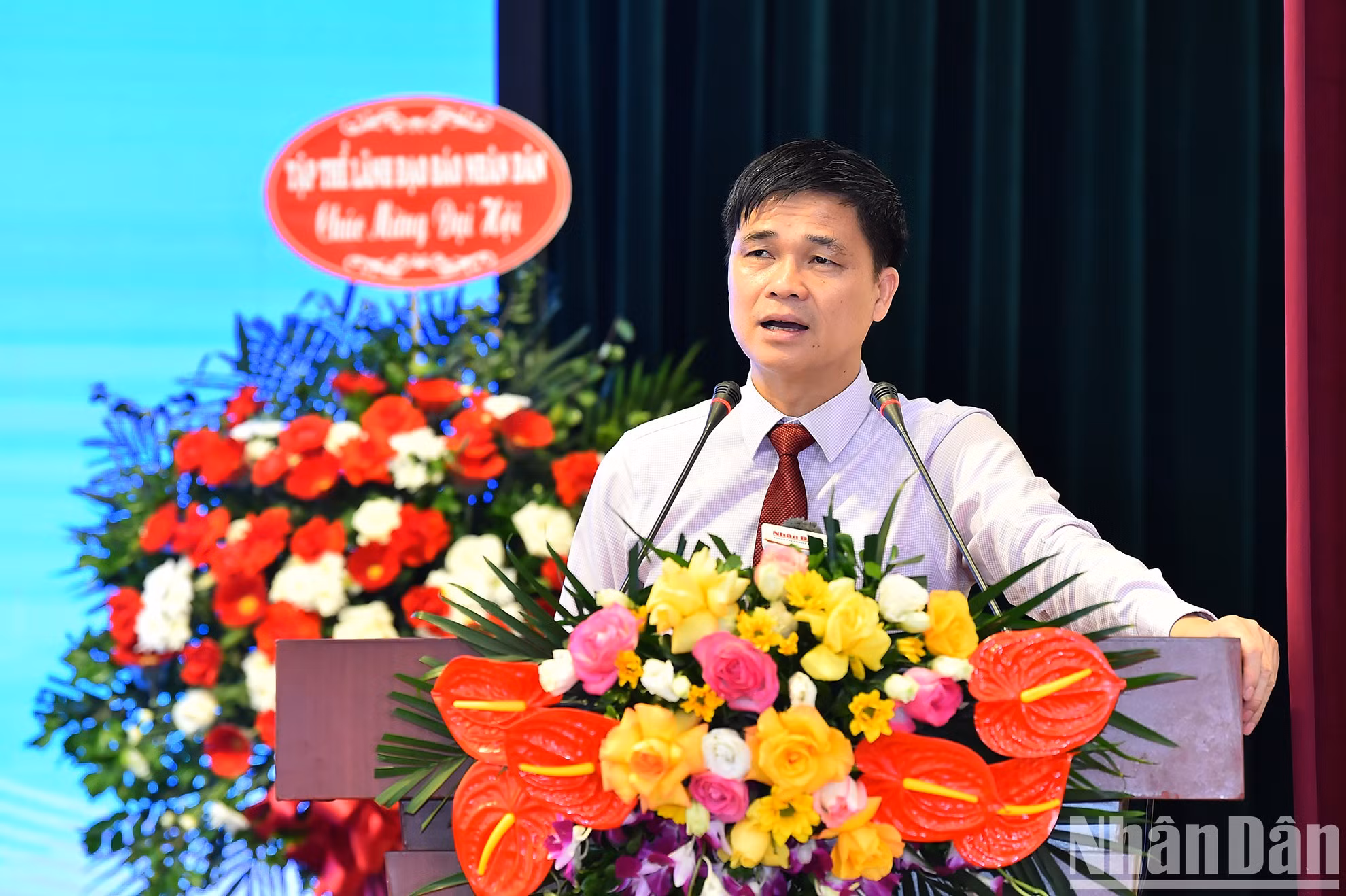 Ngo Duy Hieu, vicepresidente de la Confederación de Trabajadores y presidente del Sindicato de empleados públicos de Vietnam, habla en el Congreso.