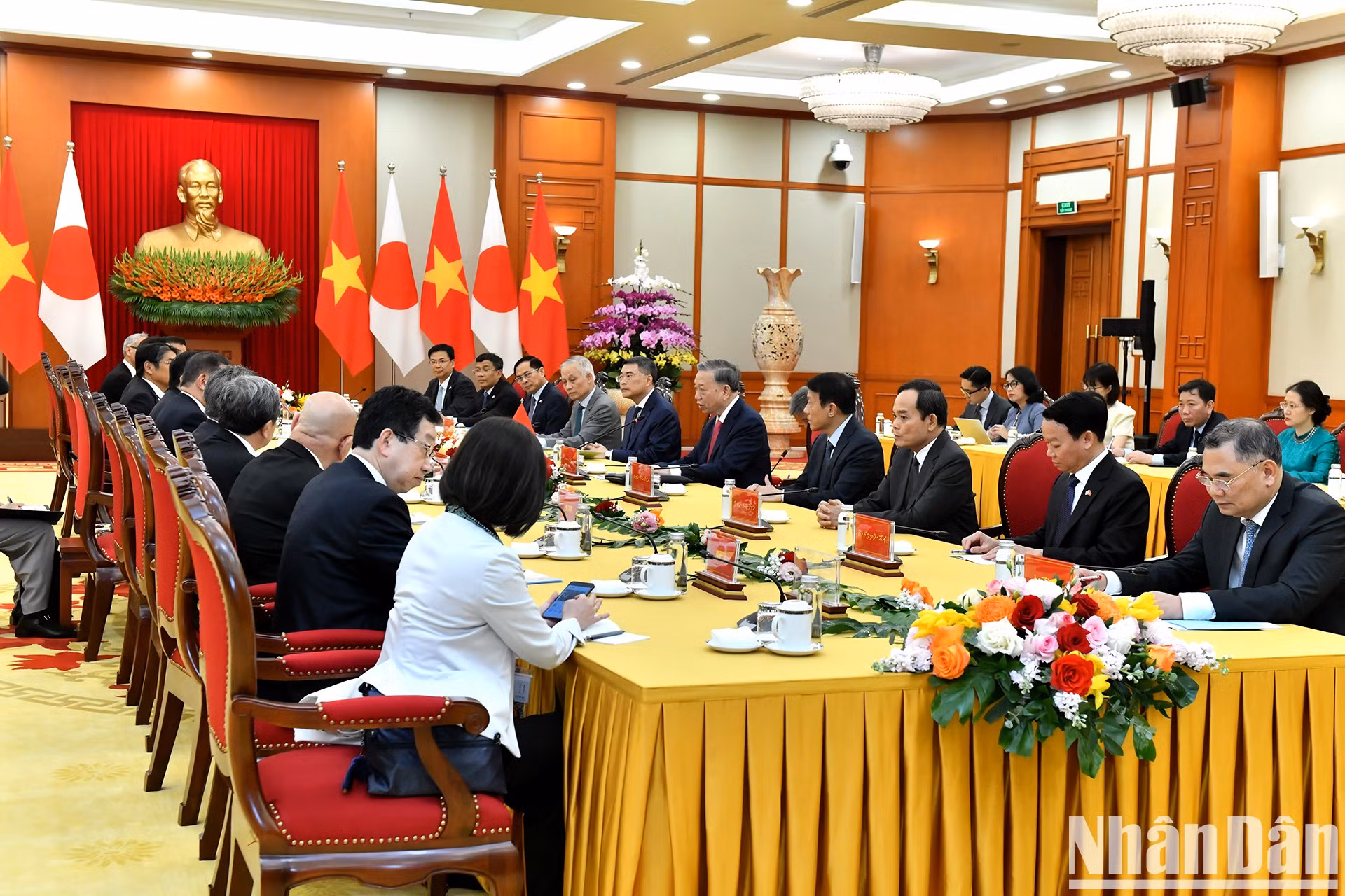 El secretario general del Partido Comunista de Vietnam, To Lam, y delegados vietnamitas. El secretario general del Partido Comunista de Vietnam, To Lam, y delegados vietnamitas.
