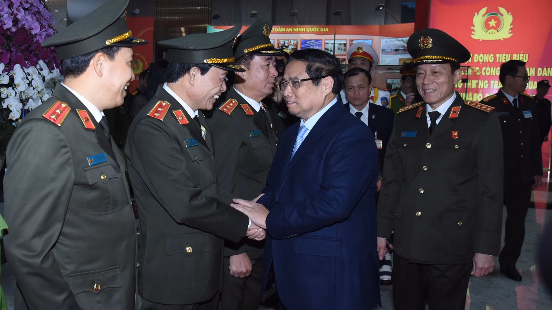 [Foto] Premier vietnamita asiste a 80ª Conferencia Nacional de Seguridad Pública
