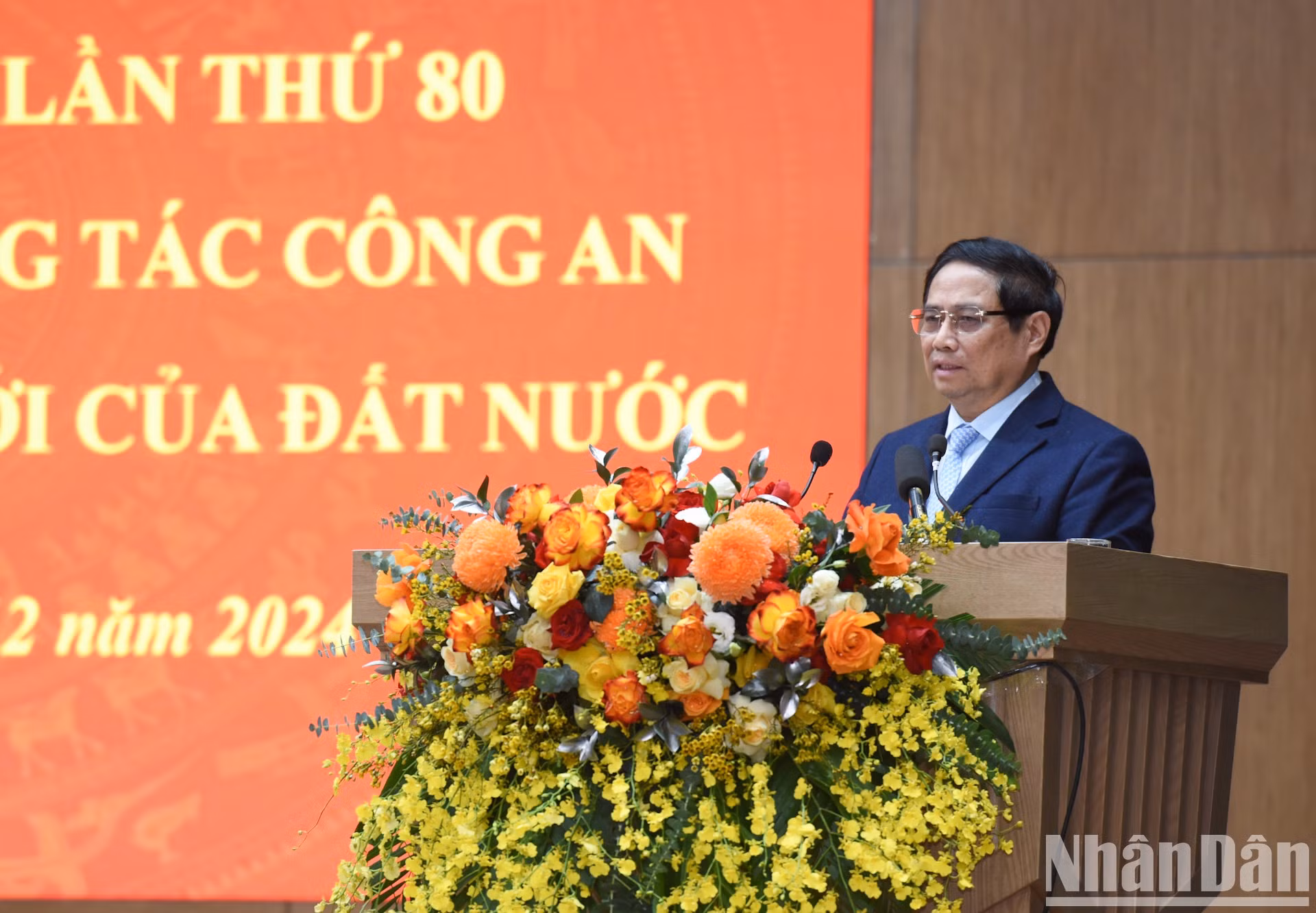El primer ministro vietnamita, Pham Minh Chinh, pronuncia un discurso.