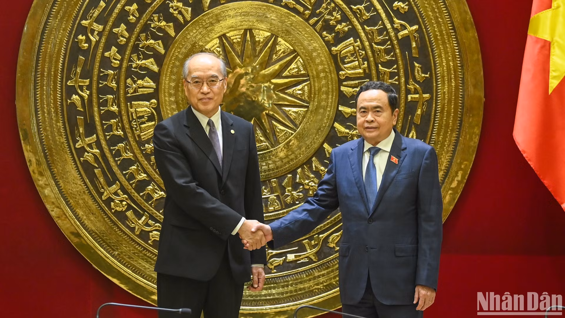 [Foto] Máximo dirigente legislativo vietnamita recibe a presidente del Tribunal Popular Supremo de China