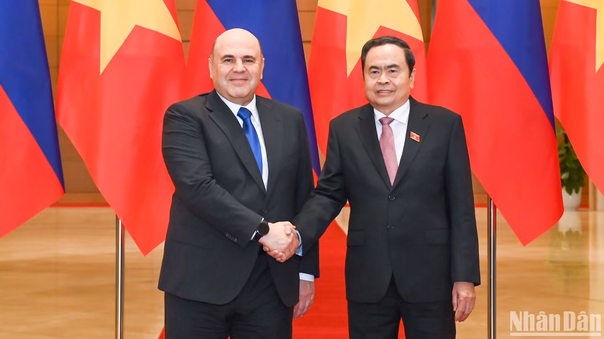 [Foto] Máximo dirigente legislativo vietnamita se reúne con premier ruso