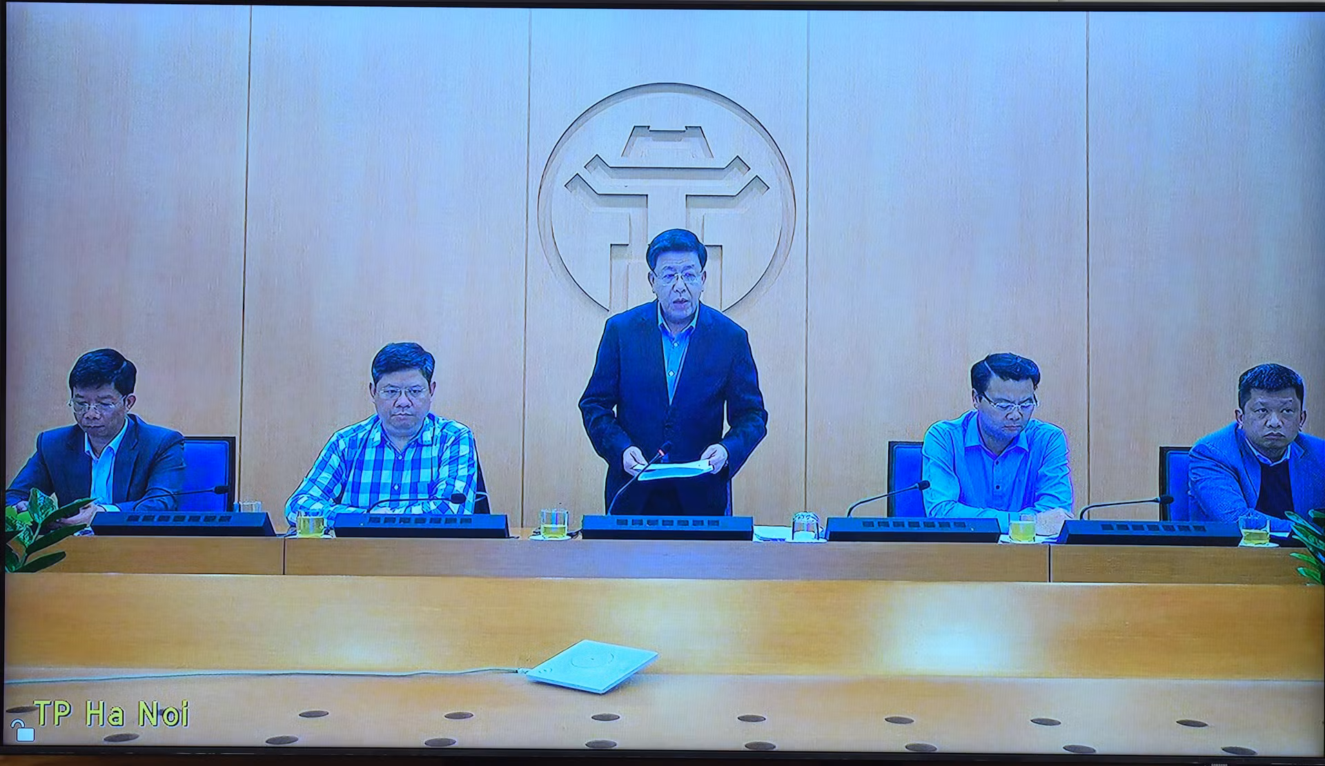 La reunión se lleva a cabo de forma presencial y virtual, conectando con 44 provincias y ciudades. La reunión se lleva a cabo de forma presencial y virtual, conectando con 44 provincias y ciudades.