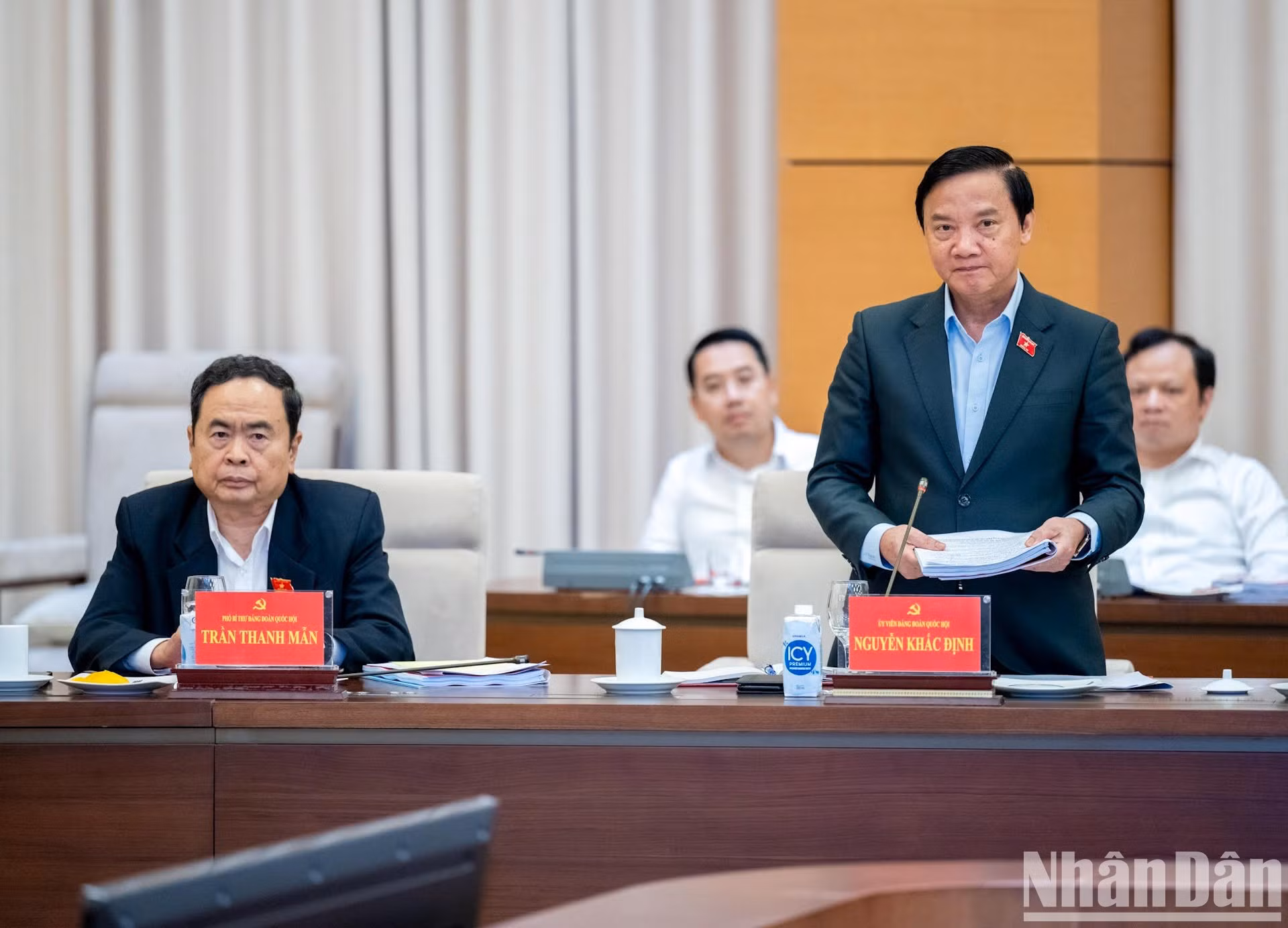 El vicepresidente del Parlamento, Nguyen Khac Dinh.