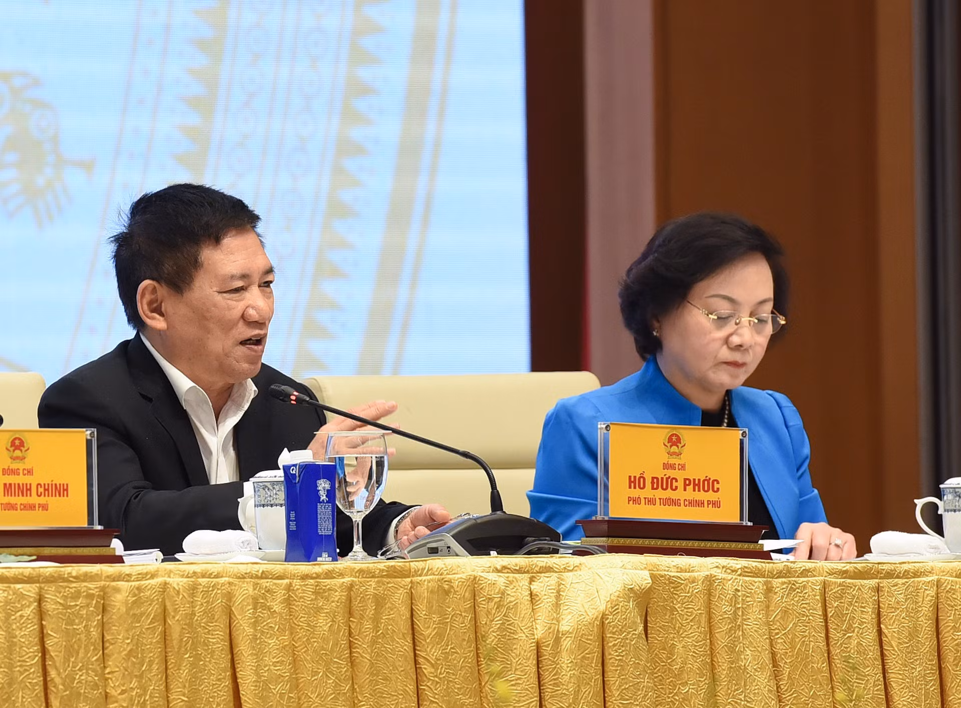 El viceprimer ministro vietnamita, Ho Duc Phoc, interviene en la cita.