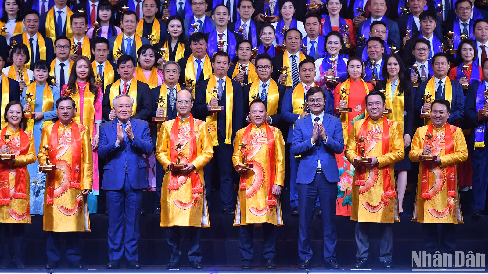 Honran a 200 empresas "Estrella Dorada de Vietnam" en 2024