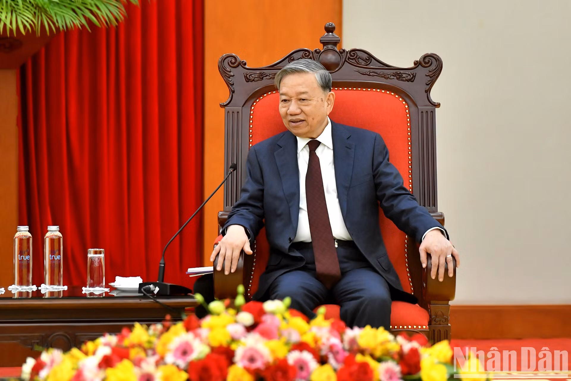 El secretario general del Partido Comunista de Vietnam, To Lam, habla en la cita.
