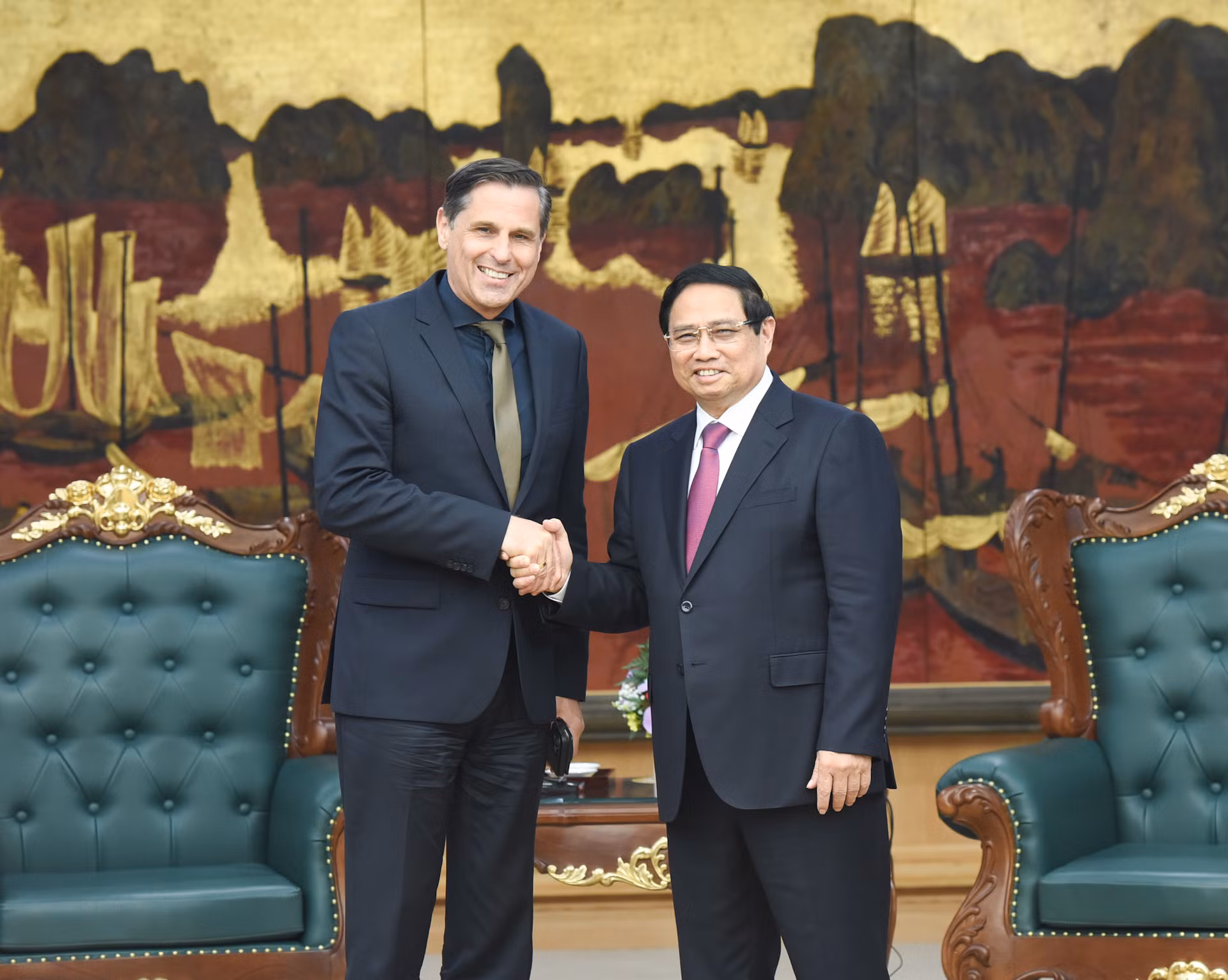 [Foto] Premier vietnamita recibe a presidente del Grupo checo de Skoda Auto