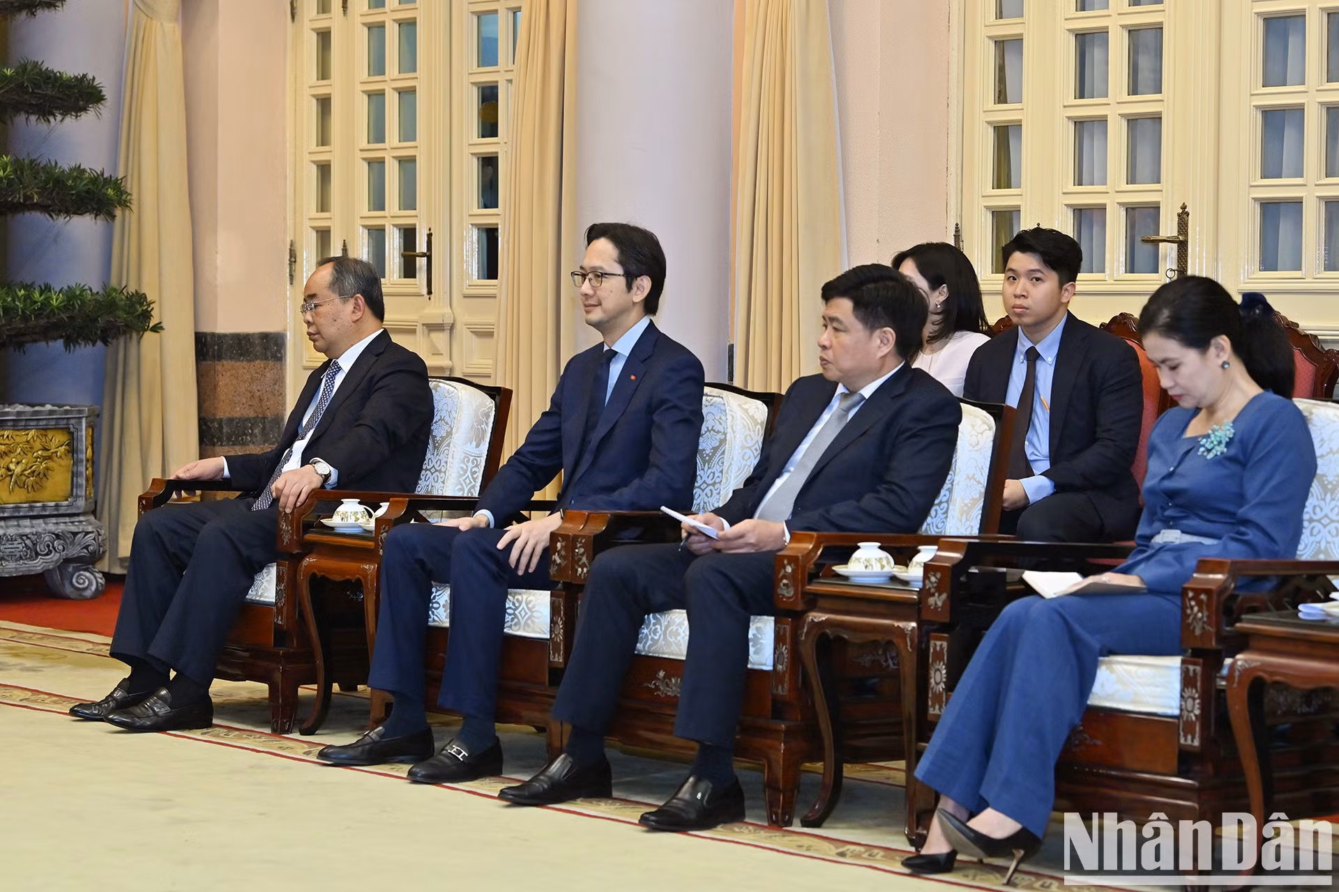 Los delegados vietnamitas en la recepción.