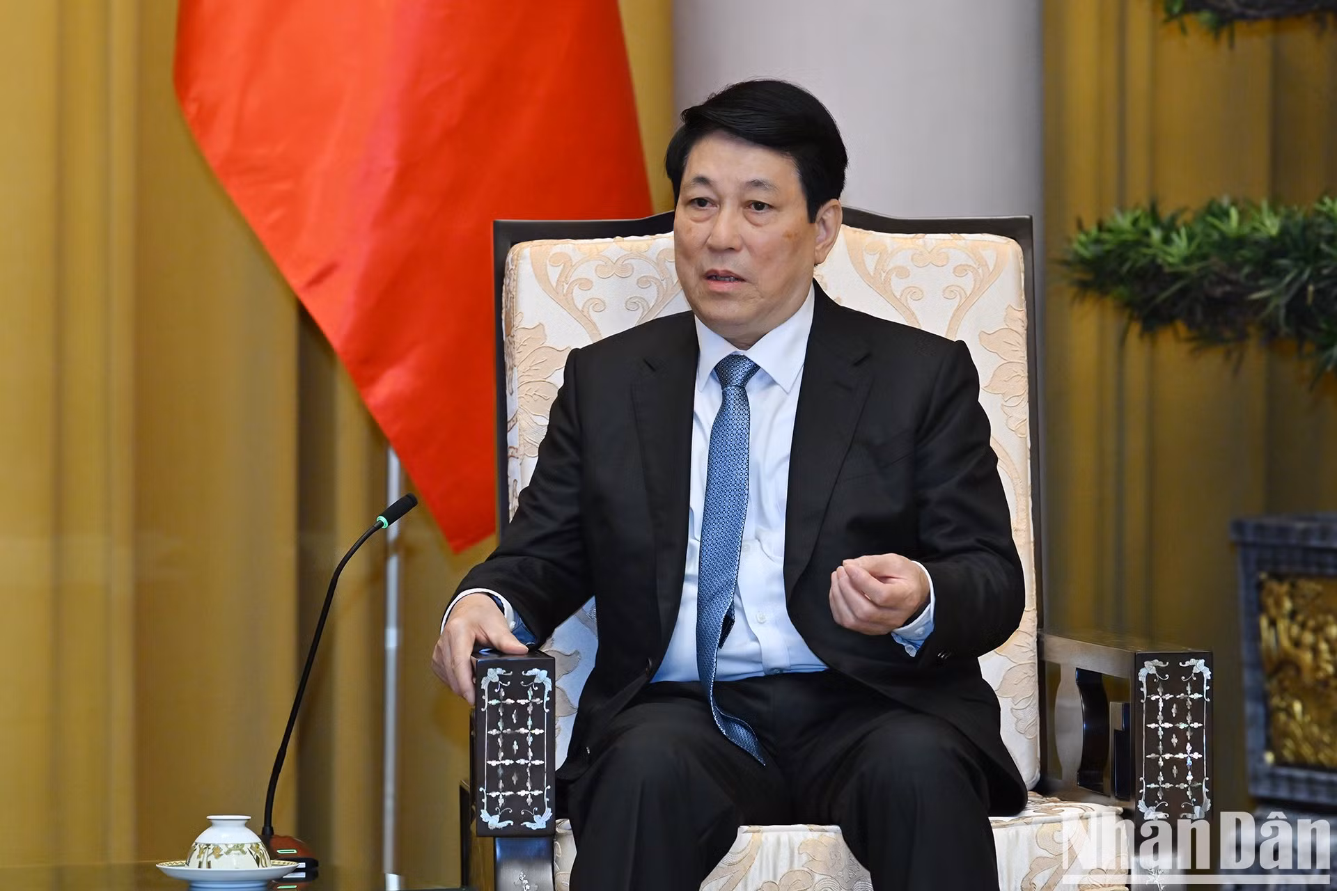 El presidente de Vietnam, Luong Cuong, habla en el acto.
