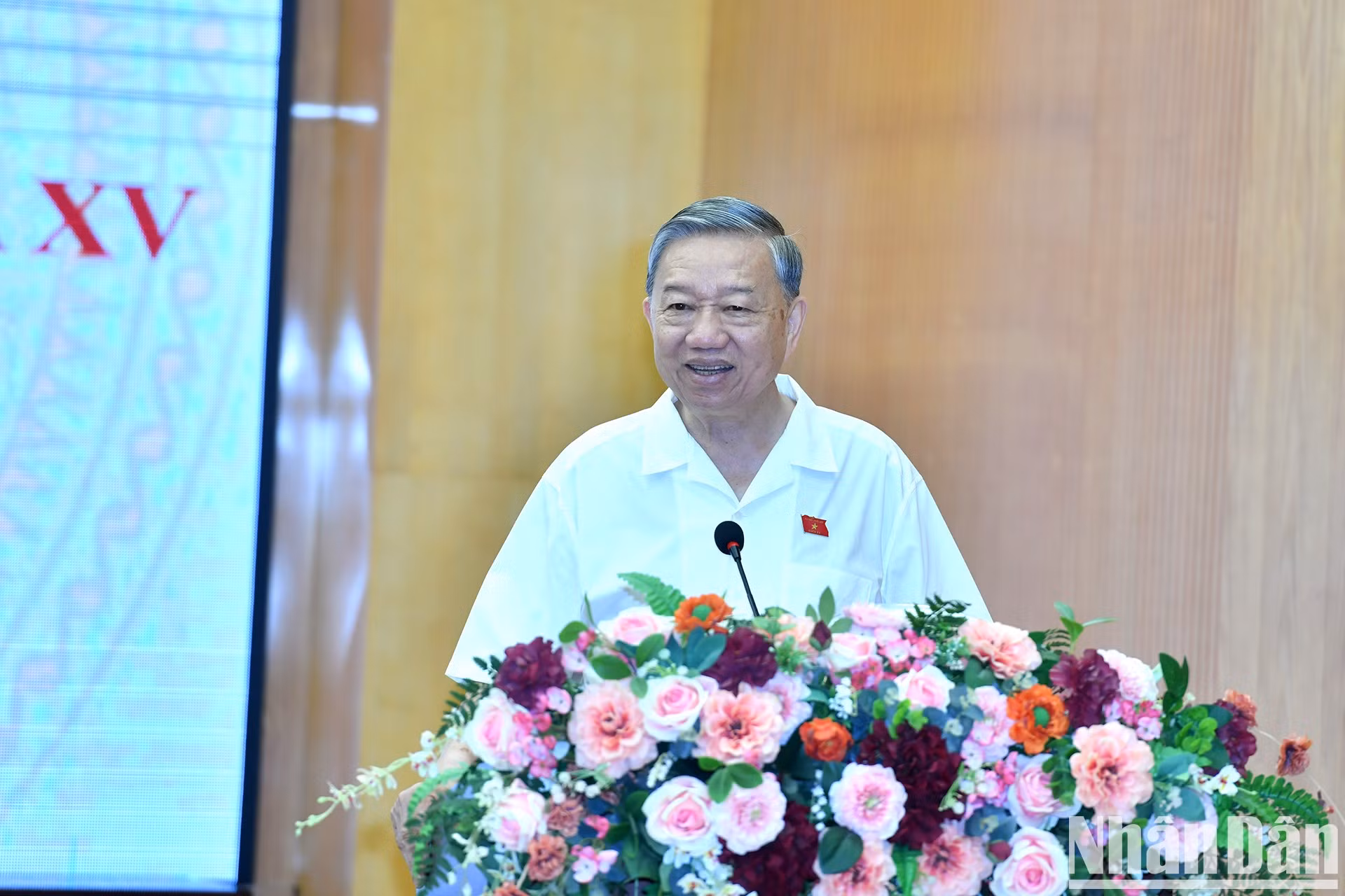 El secretario general del Partido Comunista de Vietnam, To Lam, habla en la reunión.