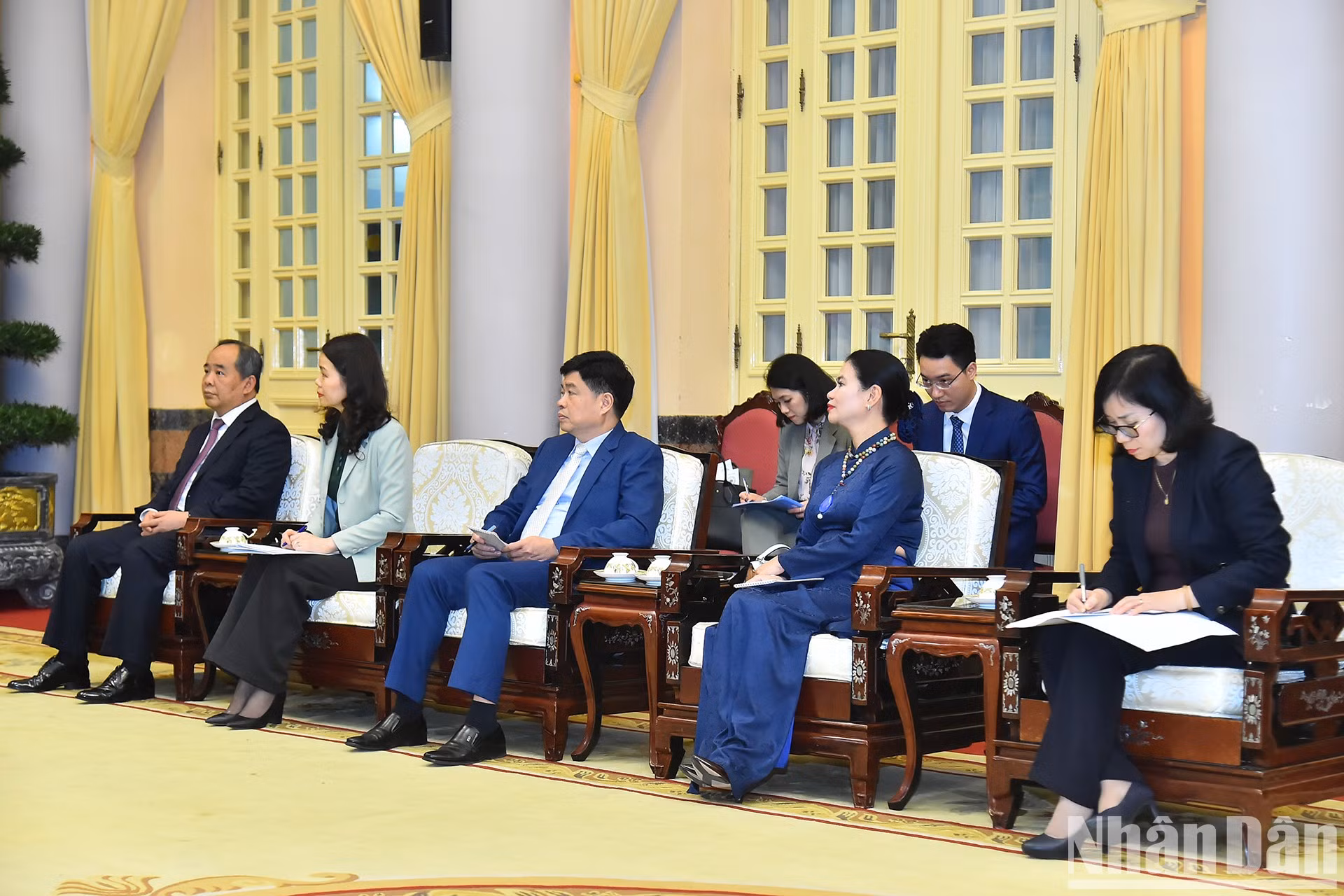 Delegados vietnamitas en la cita.