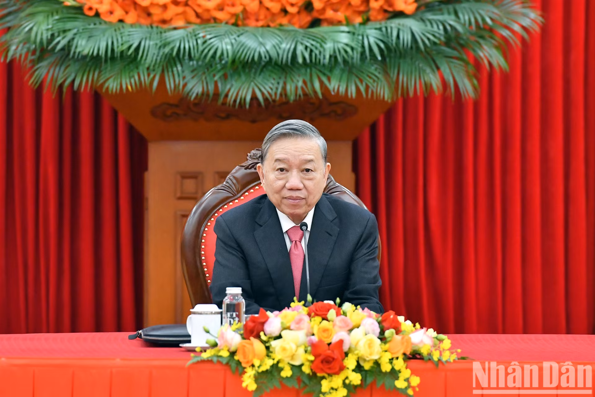 El secretario general del Partido Comunista de Vietnam, To Lam, mantiene una conversación telefónica con el secretario general del Partido Comunista de China y presidente de ese país, Xi Jinping.