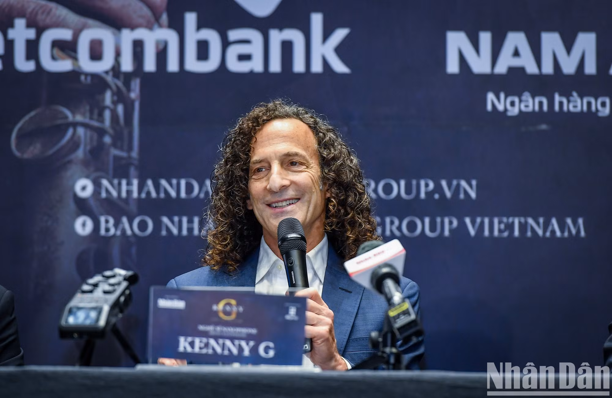 Kenny G y su banda actuarán en vivo nuevas versiones de sus canciones famosas, tales como Going Home, Havana, Romeo &amp; Juliet, My heart will go on. También tocarán una canción folclórica vietnamita, aunque su selección aún es un secreto.
