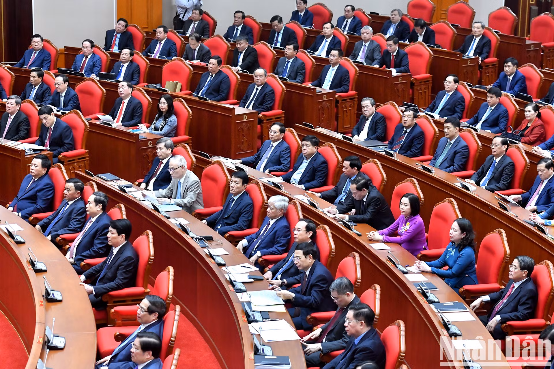 Dirigentes del Partido y el Estados y delegados en el acto. Dirigentes del Partido y el Estados y delegados en el acto.