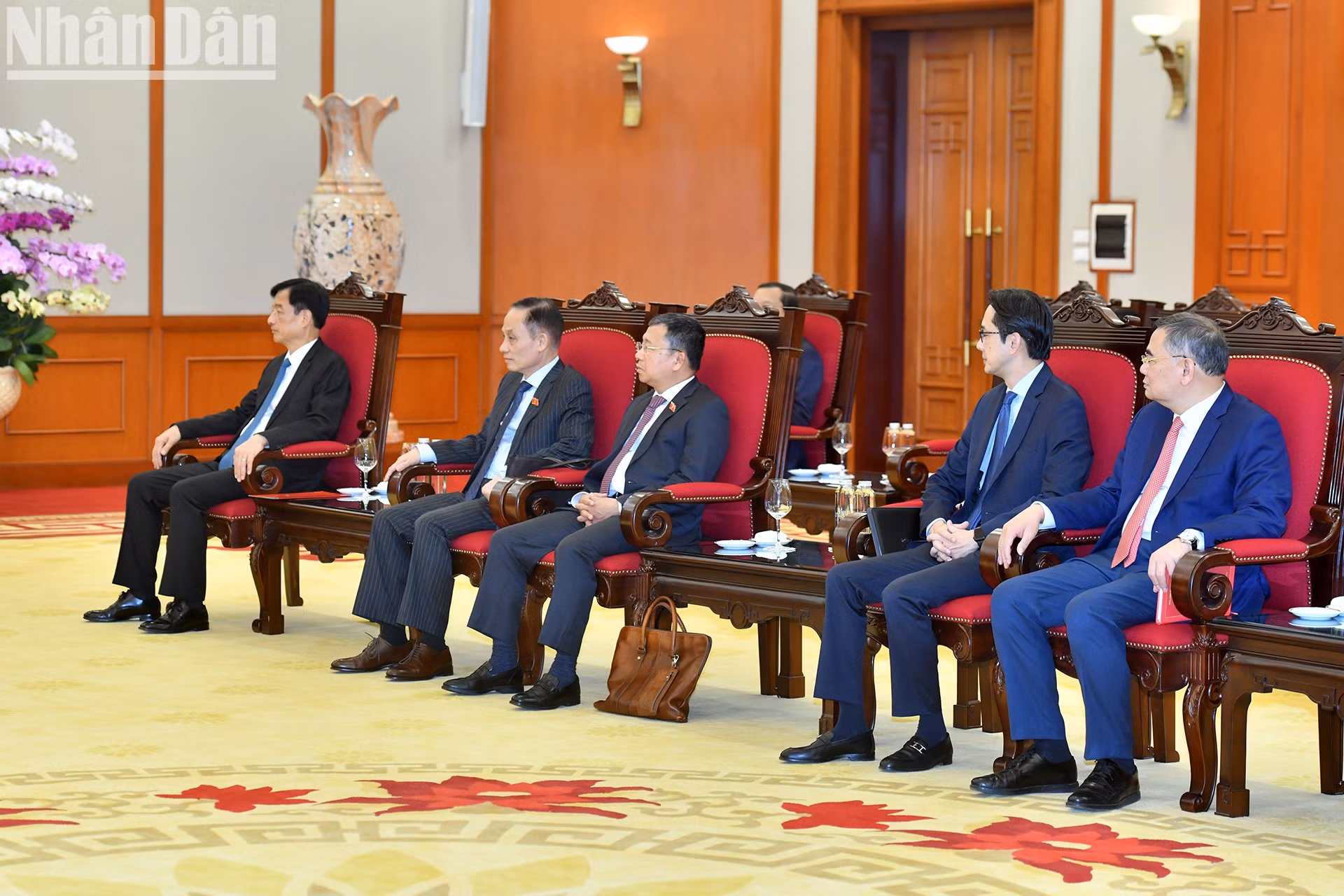 Delegados vietnamitas en el acto.