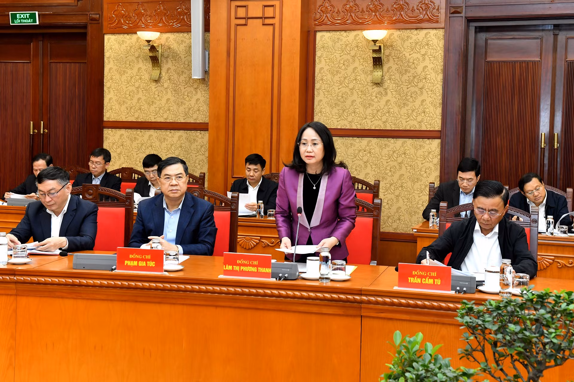 Lam Thi Phuong Thanh, subjefa ejecutiva de la Oficina del Comité Central del PCV, habla en la cita.