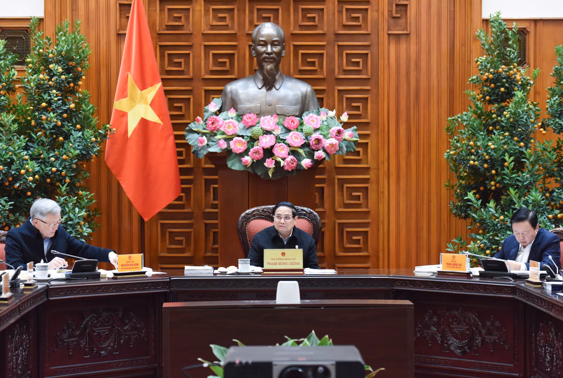 [Foto] Premier vietnamita preside reunión del Comité Directivo para la reestructuración del aparato gubernamental