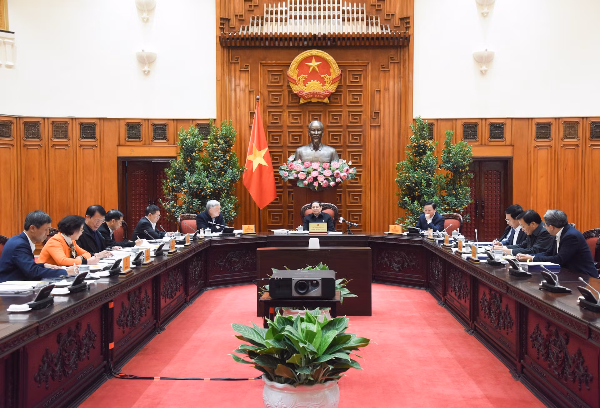 El primer ministro vietnamita, Pham Minh Chinh, preside el evento.