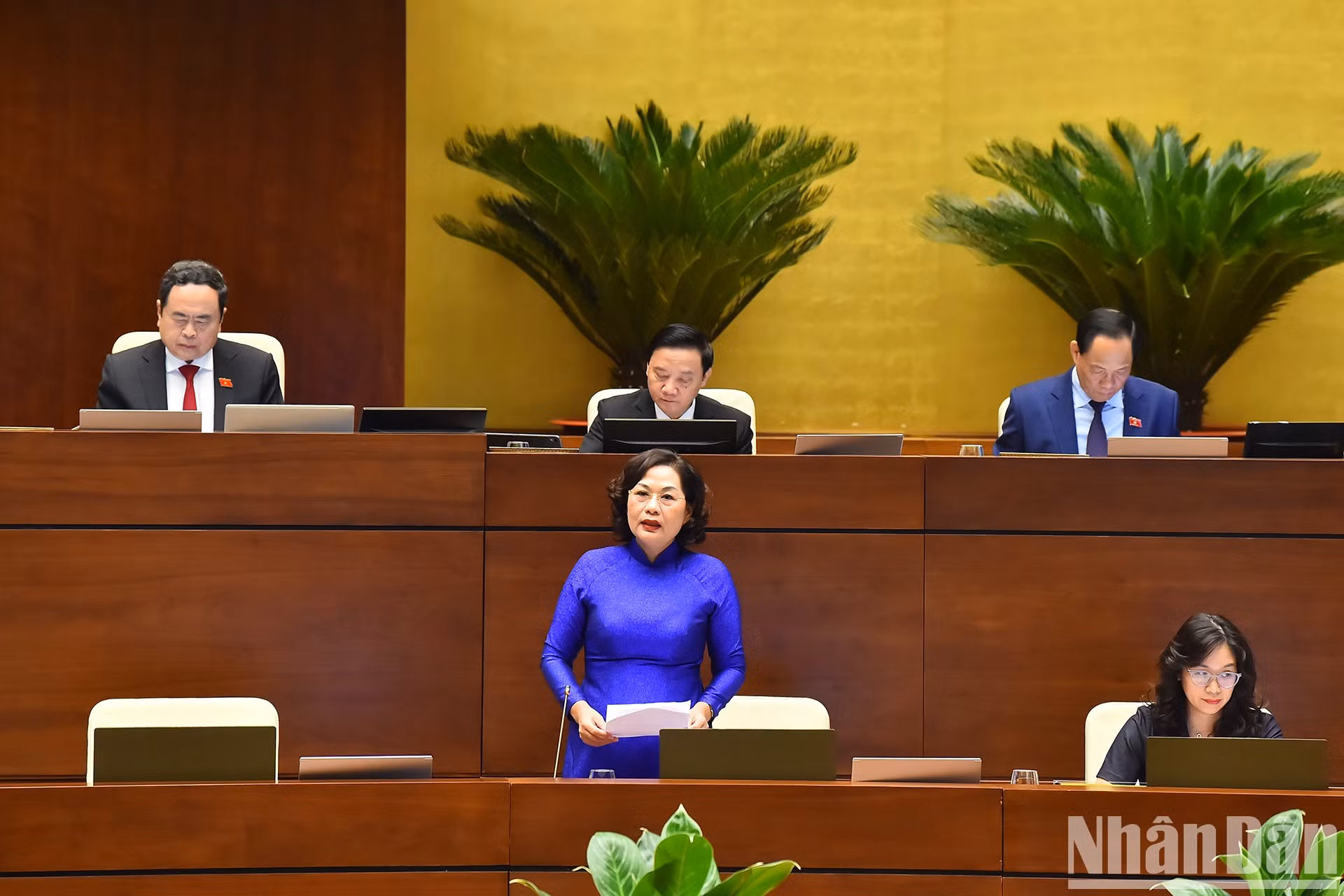 La gobernadora del Banco Estatal de Vietnam, Nguyen Thi Hong, interviene en el acto. La gobernadora del Banco Estatal de Vietnam, Nguyen Thi Hong, interviene en el acto.