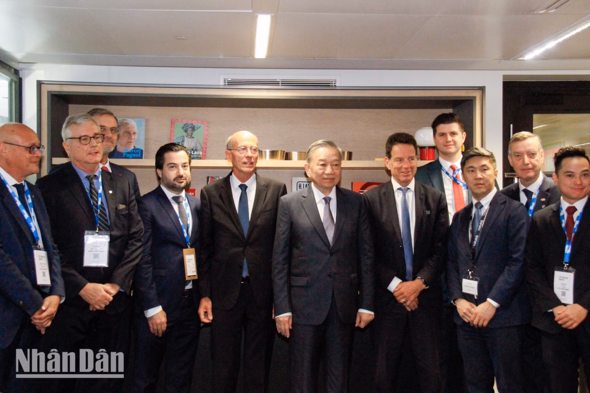 El secretario general del PCV y presidente de Vietnam, To Lam, afirma que Vietnam está comprometido a acompañar y crear condiciones favorables para que las empresas miembros del Movimiento de Empresas de Francia en particular y los inversores extranjeros en general hagan negocios de manera efectiva en Vietnam. (Foto: XUAN KY) El secretario general del PCV y presidente de Vietnam, To Lam, afirma que Vietnam está comprometido a acompañar y crear condiciones favorables para que las empresas miembros del Movimiento de Empresas de Francia en particular y los inversores extranjeros en general hagan negocios de manera efectiva en Vietnam. (Foto: XUAN KY)