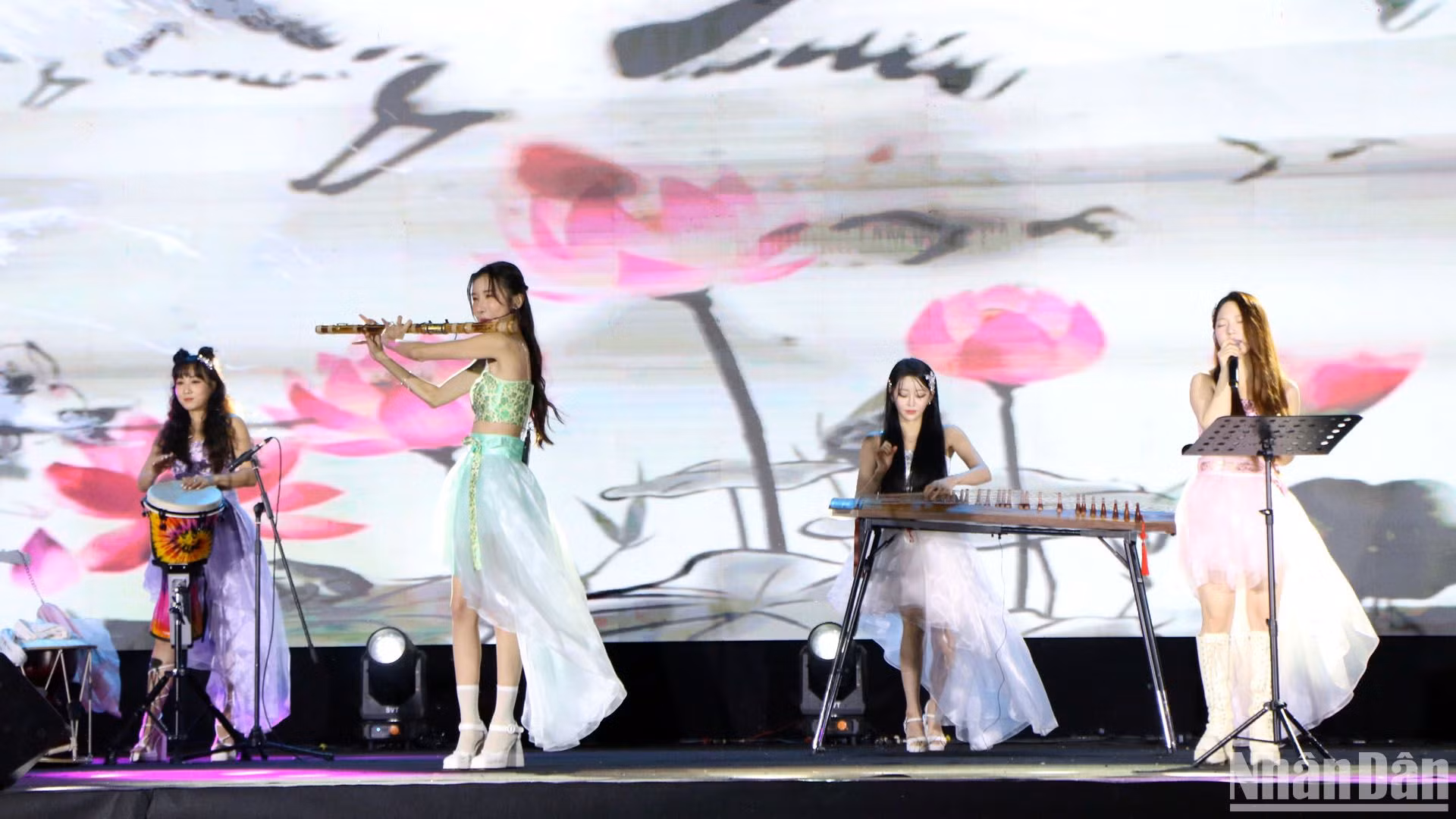 Impresionante noche de intercambio cultural y artístico Vietnam-Corea del Sur en Da Lat