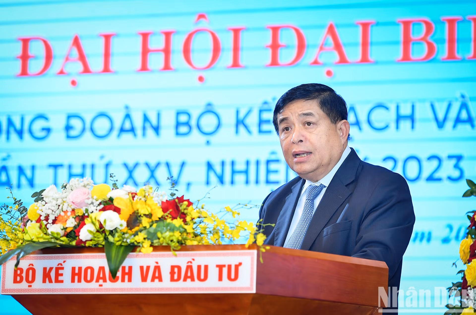 El ministro de Planificación e Inversión, Nguyen Chi Dung, habla en el evento.