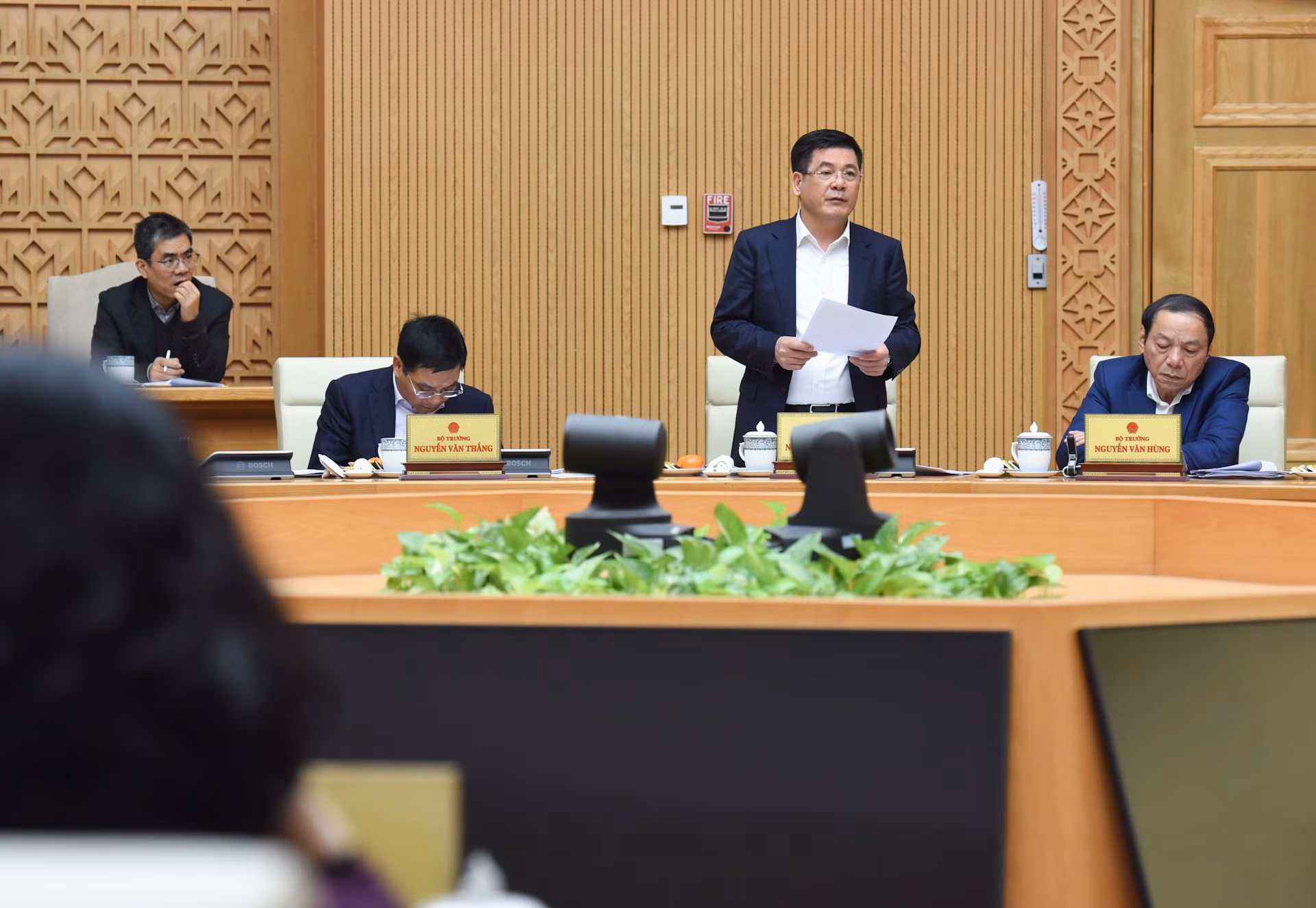 El ministro de Industria y Comercio, Nguyen Hong Dien. El ministro de Industria y Comercio, Nguyen Hong Dien.