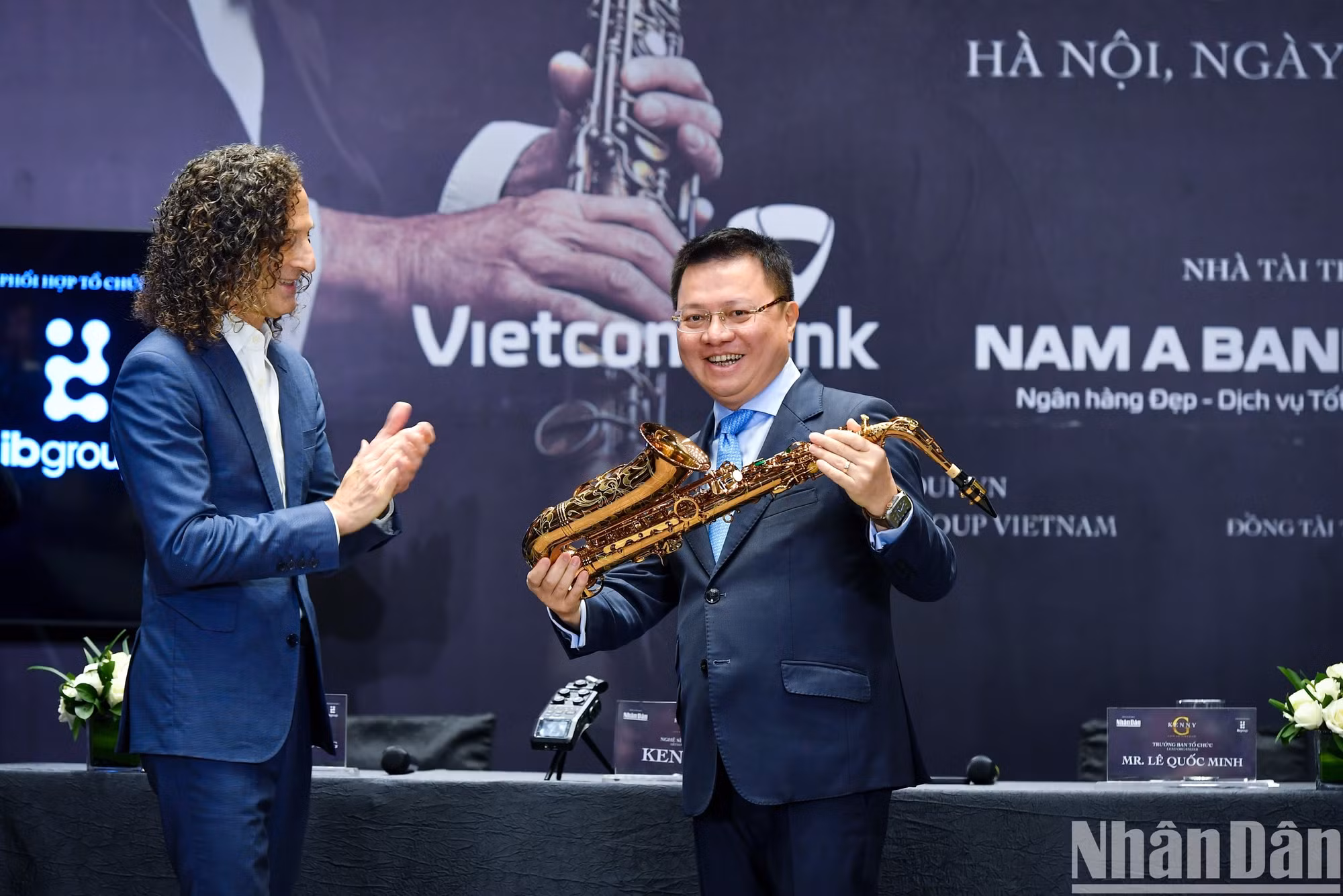 Kenny G donará un saxofón para subasta benéfica en Vietnam.