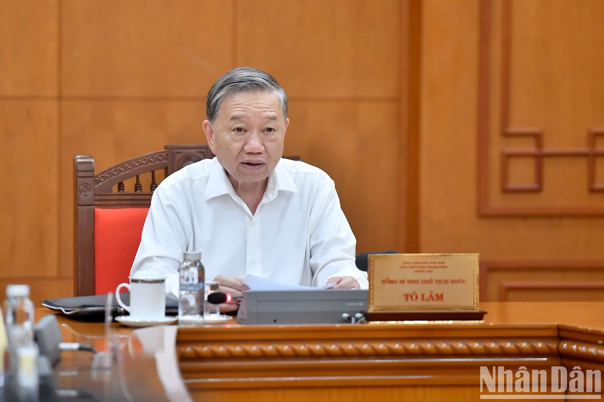 El secretario general del Partido Comunista y presidente de Vietnam, To Lam, habla en la reunión. El secretario general del Partido Comunista y presidente de Vietnam, To Lam, habla en la reunión.