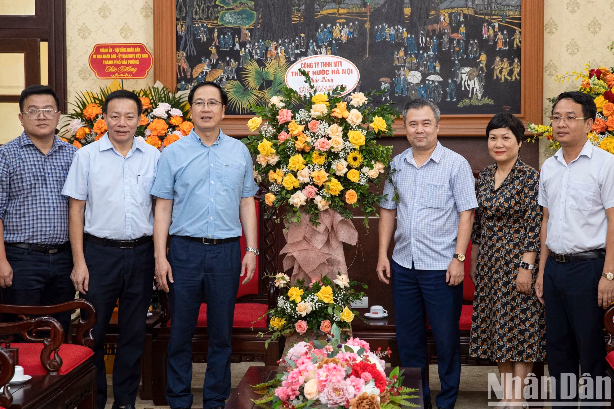 El director general de la empresa de drenaje de Hanói, Phan Hoai Minh, en la cita. El director general de la empresa de drenaje de Hanói, Phan Hoai Minh, en la cita.