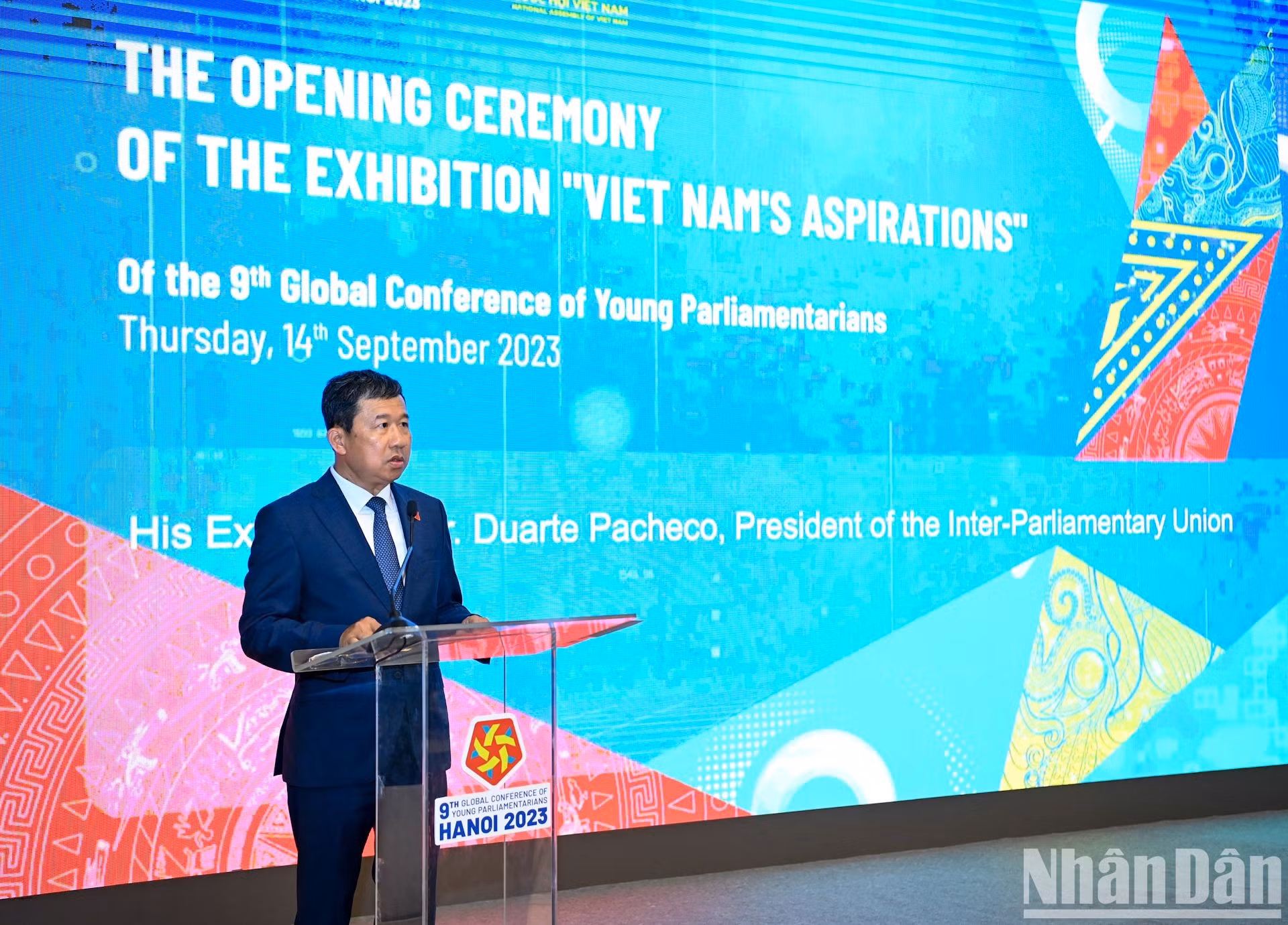 El presidente de la Comisión de Relaciones Exteriores del Parlamento vietnamita, Vu Hai Ha, habla en la inauguración.