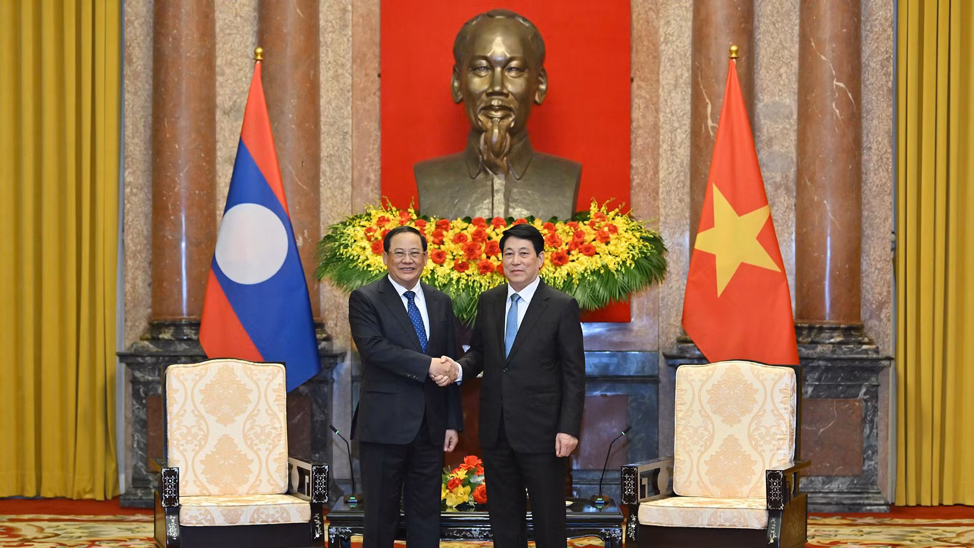 [Foto] Presidente de Vietnam recibe a primer ministro de Laos