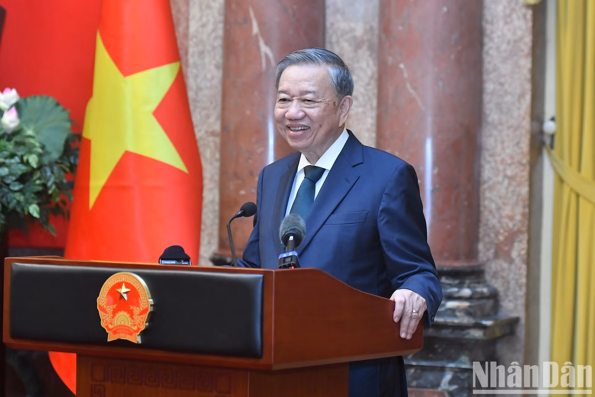 El secretario general del PCV y presidente de Vietnam, To Lam, habla en la reunión.