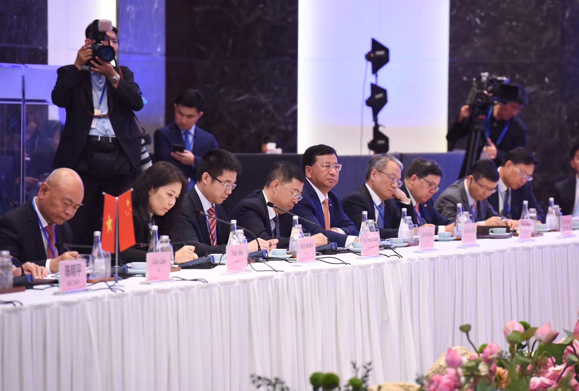Representantes de empresas chinas asisten al taller. Representantes de empresas chinas asisten al taller.