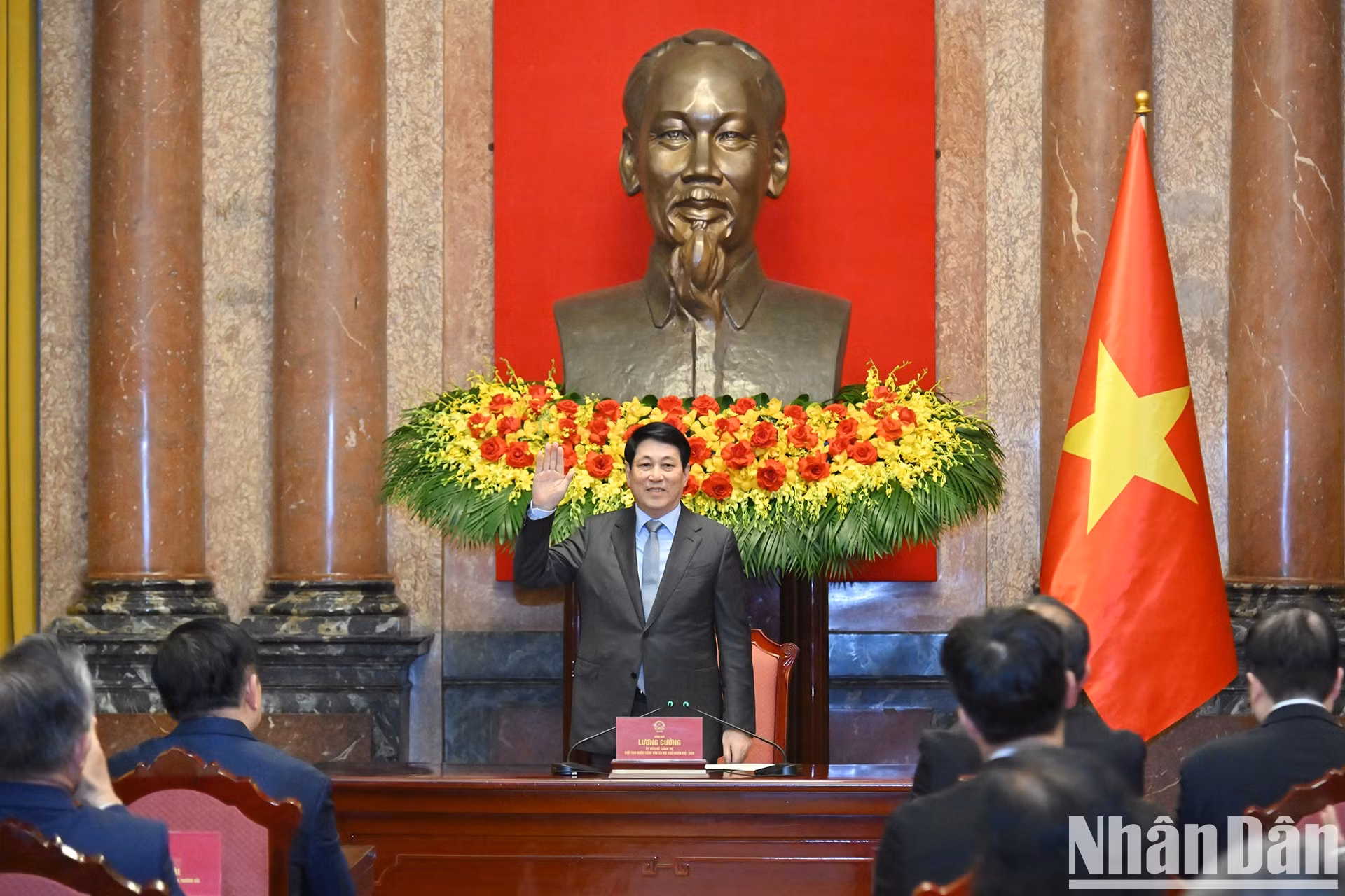 El jefe del Estado vietnamita habla en el encuentro. El jefe del Estado vietnamita habla en el encuentro.